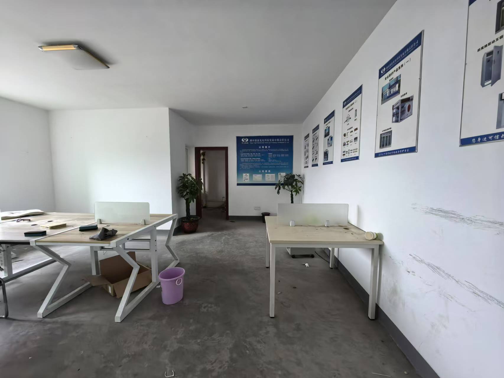 裕园大厦 3室2厅1卫 1400.0元/月 裕园大厦 3室2厅1卫 1400.0元/月室内图