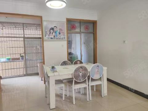 香格里拉 3室2厅2卫 1800.0元/月 香格里拉 3室2厅2卫 1800.0元/月室内图