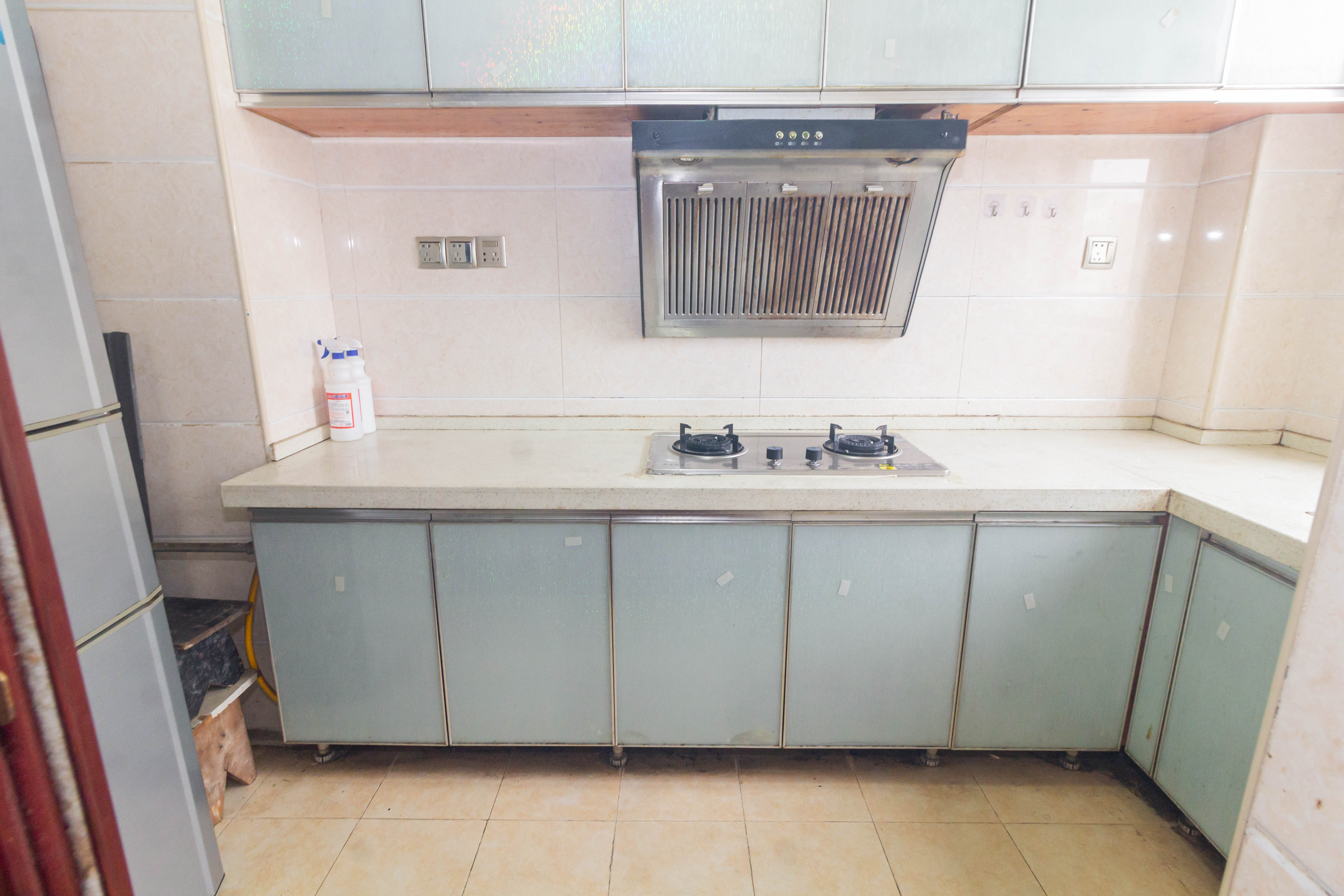 中国铁建国际城一期  3室2厅1卫    54.8万 中国铁建国际城一期  3室2厅1卫    54.8万厨房