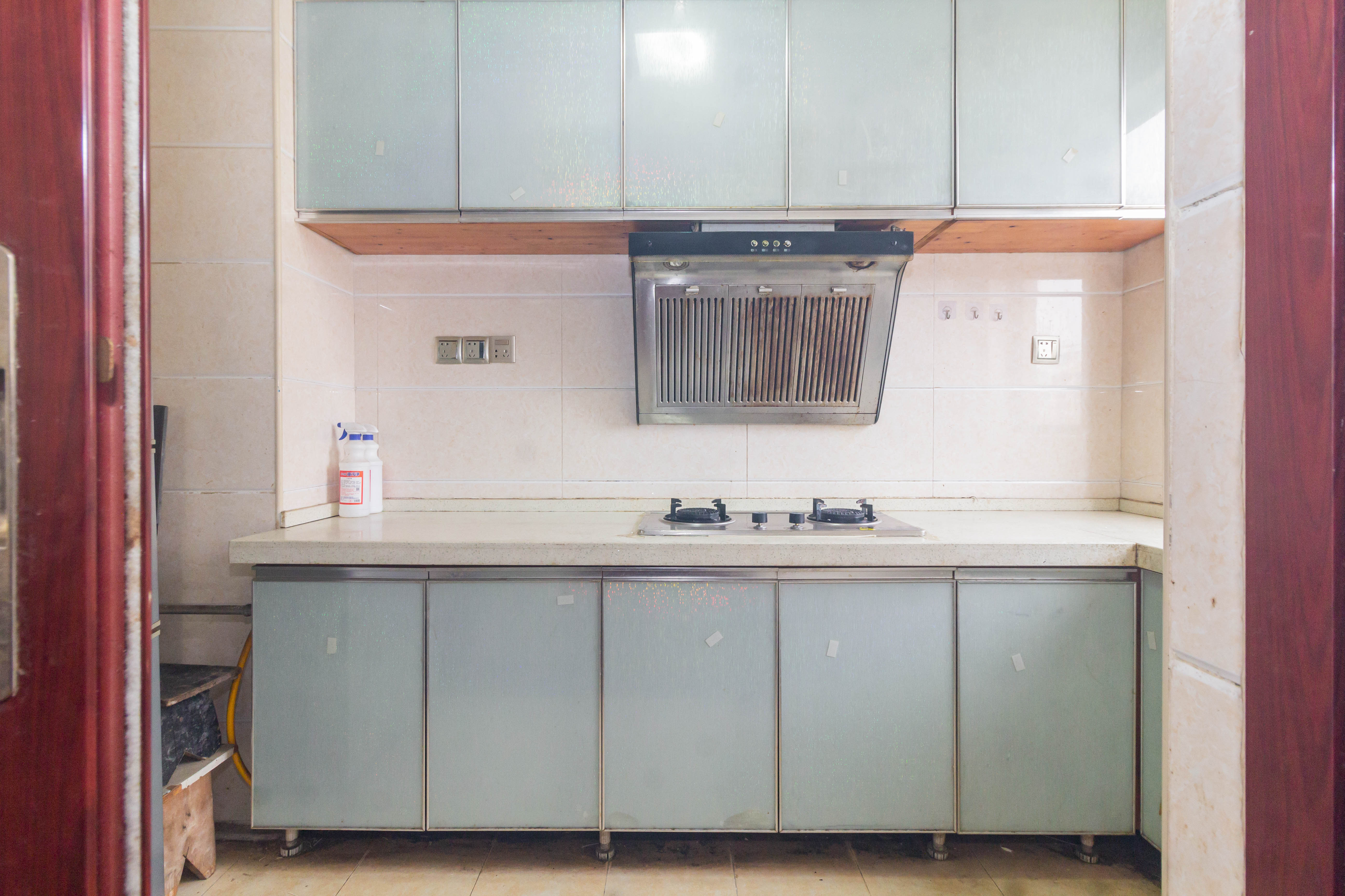 中国铁建国际城一期  3室2厅1卫    54.8万 中国铁建国际城一期  3室2厅1卫    54.8万厨房