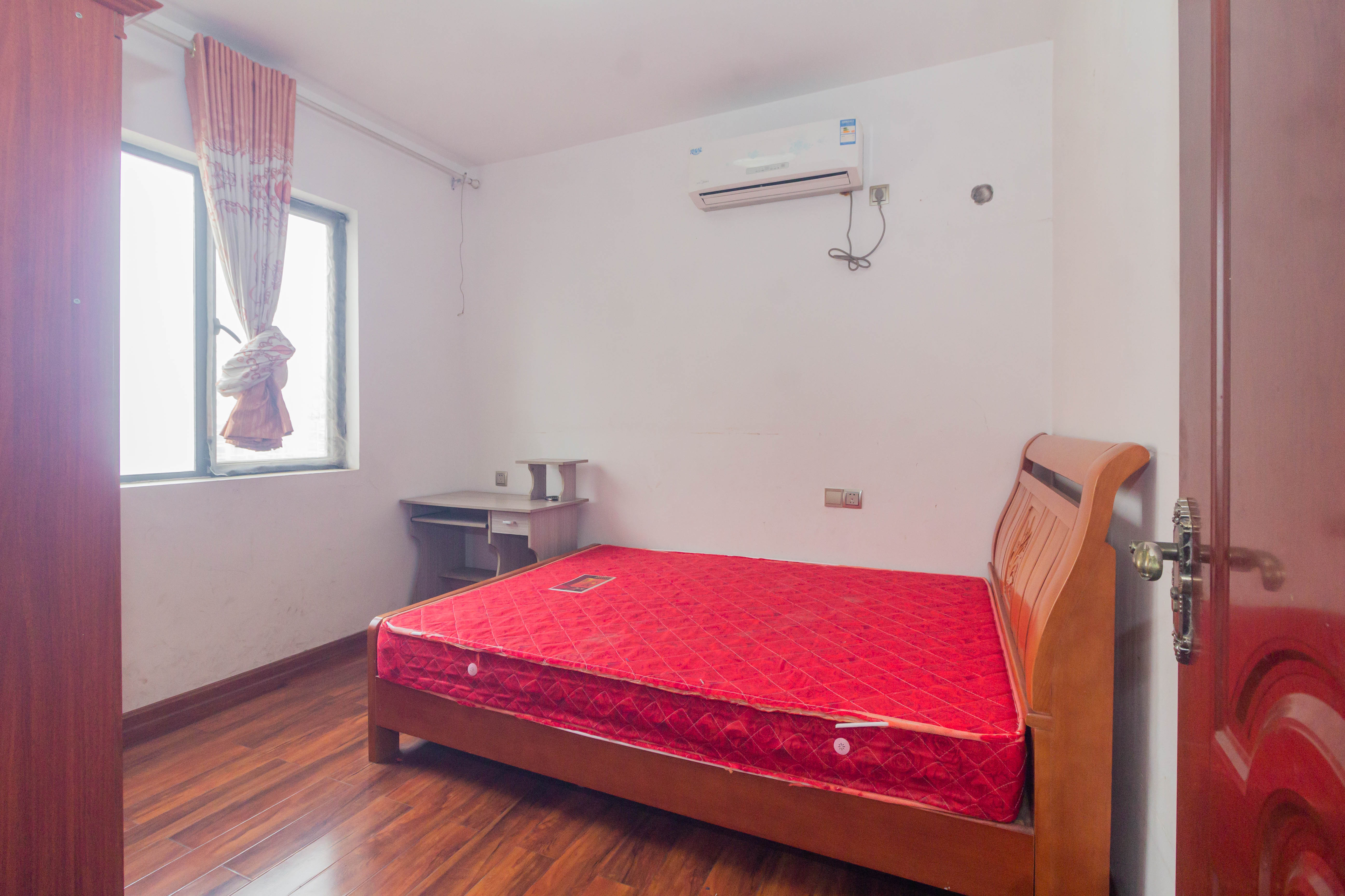 中国铁建国际城一期  3室2厅1卫    54.8万 中国铁建国际城一期  3室2厅1卫    54.8万卧室