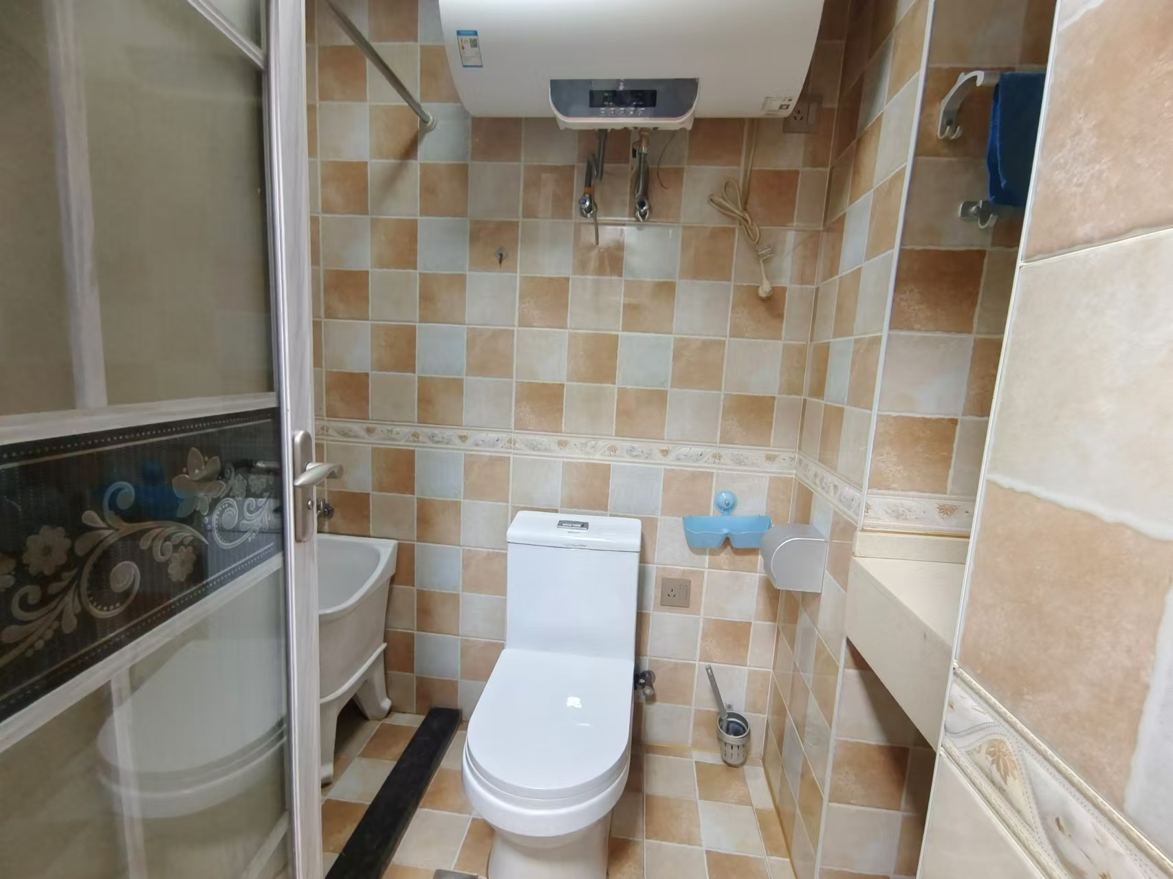 五矿紫湖香醍  1室1厅1卫    1000.0元/月 五矿紫湖香醍  1室1厅1卫    1000.0元/月室内图