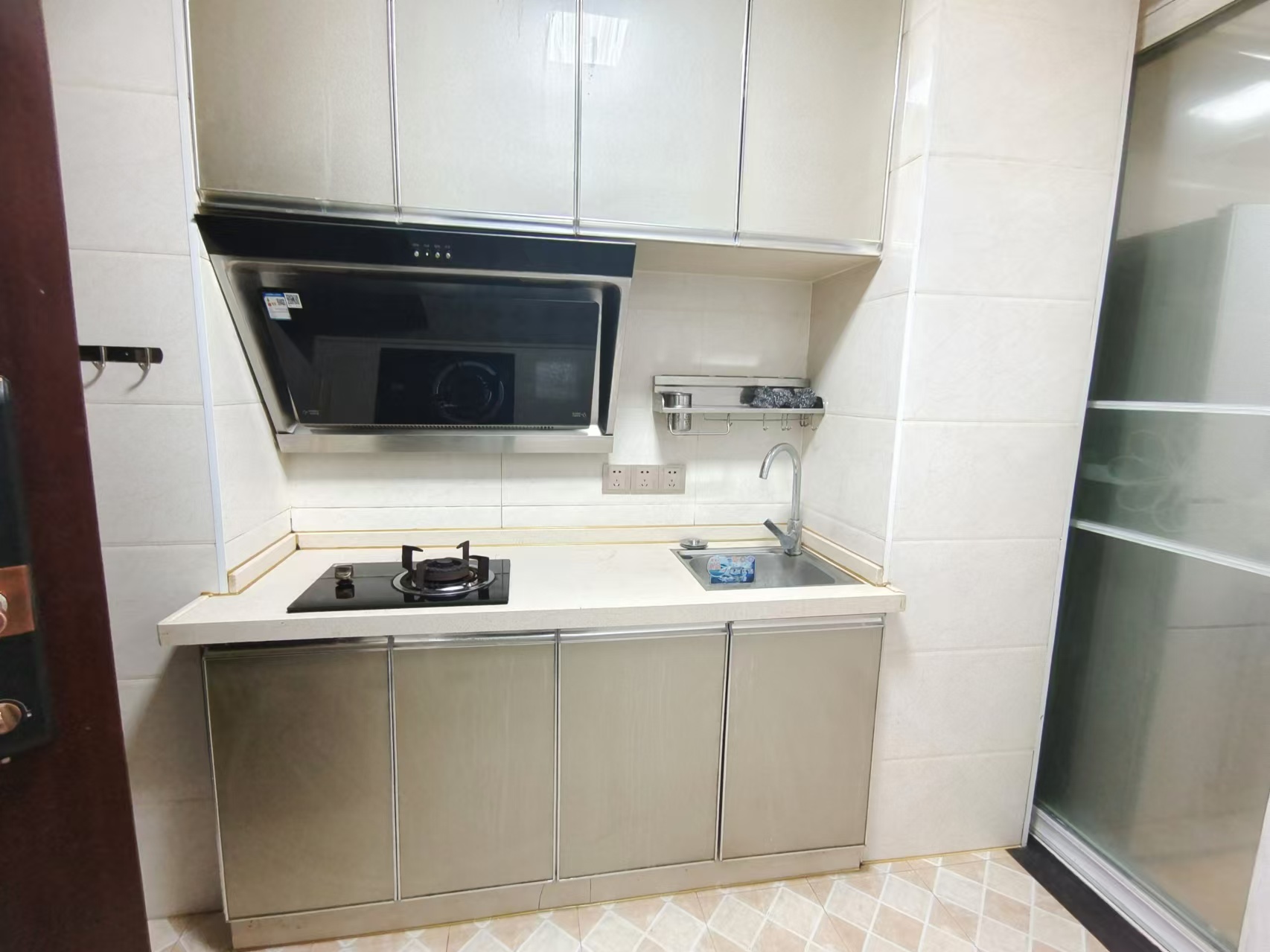 五矿紫湖香醍  1室1厅1卫    1000.0元/月 五矿紫湖香醍  1室1厅1卫    1000.0元/月室内图