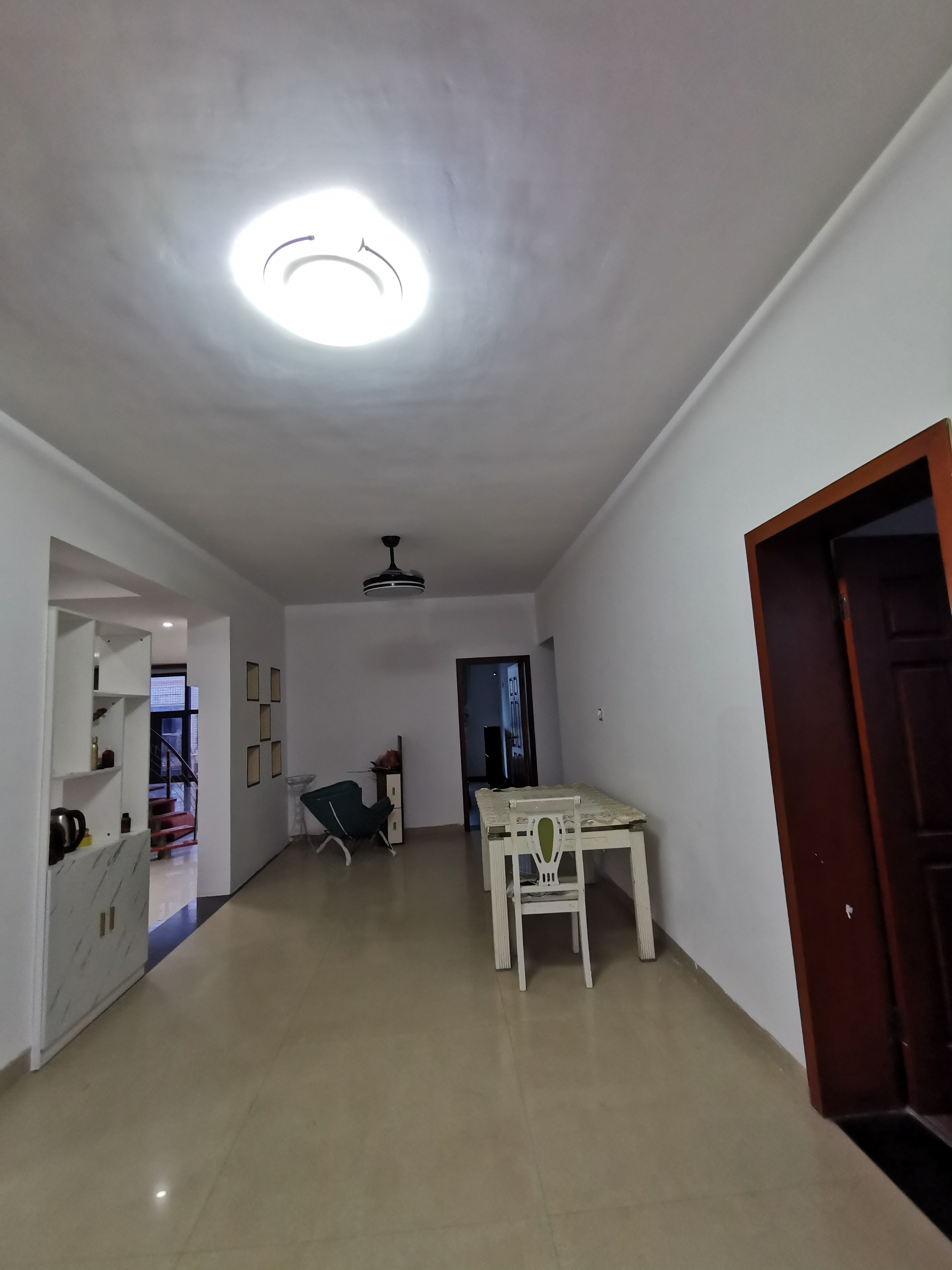 安厦鑫苑 6室3厅3卫 99.8万 安厦鑫苑 6室3厅3卫 99.8万室内图