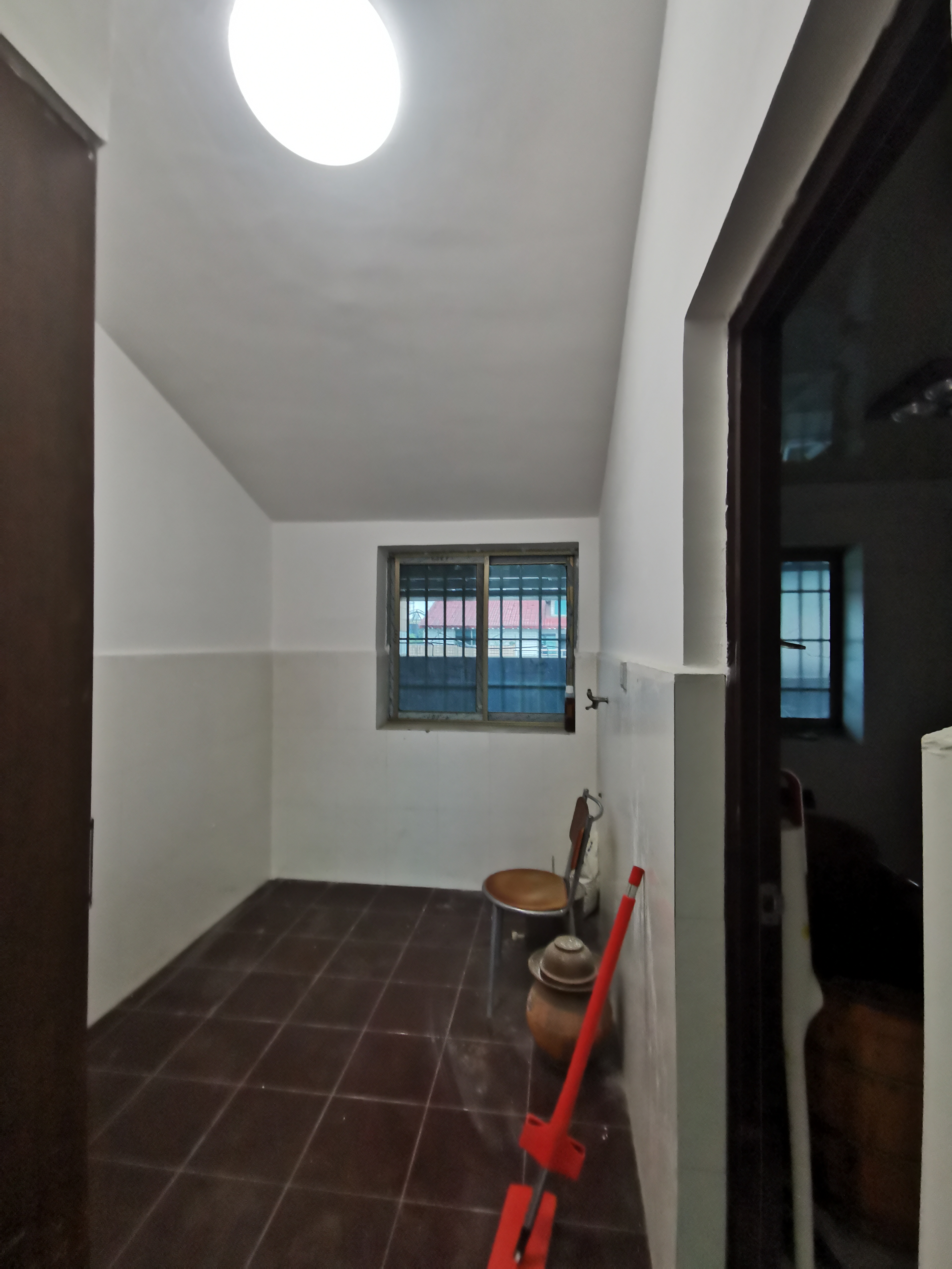 安厦鑫苑 6室3厅3卫 99.8万 安厦鑫苑 6室3厅3卫 99.8万室内图