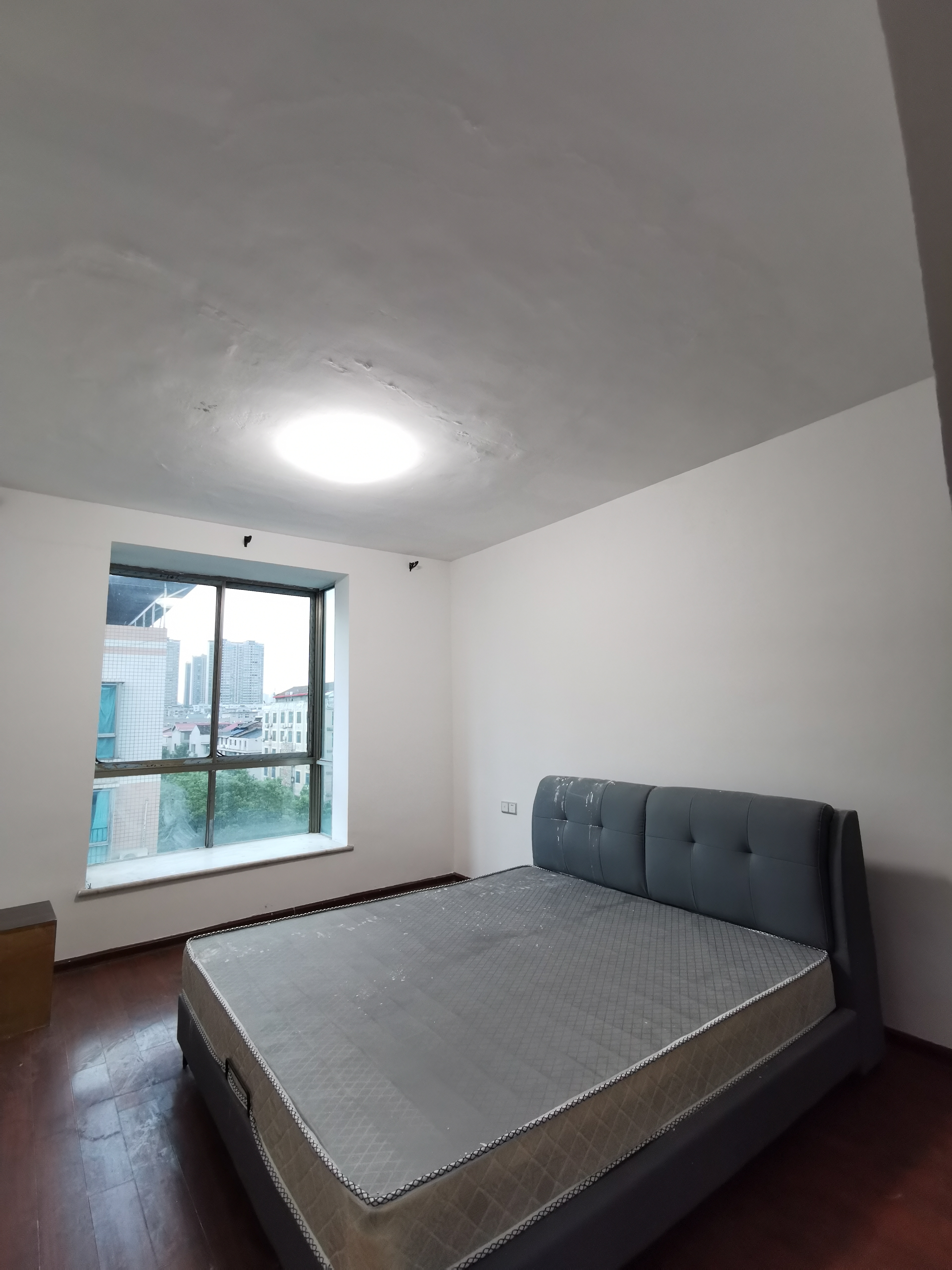 安厦鑫苑 6室3厅3卫 99.8万 安厦鑫苑 6室3厅3卫 99.8万室内图