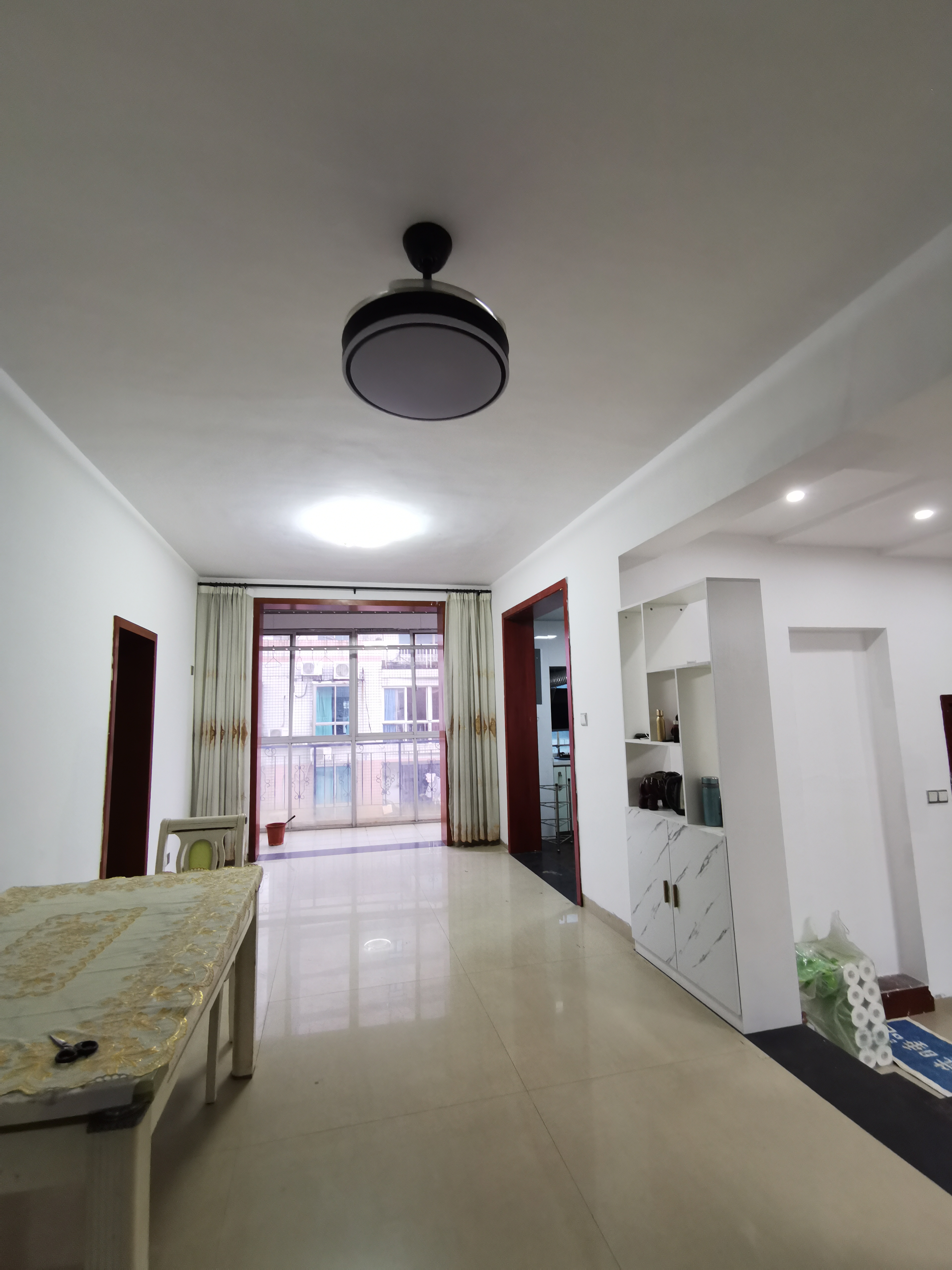 安厦鑫苑 6室3厅3卫 99.8万 安厦鑫苑 6室3厅3卫 99.8万室内图