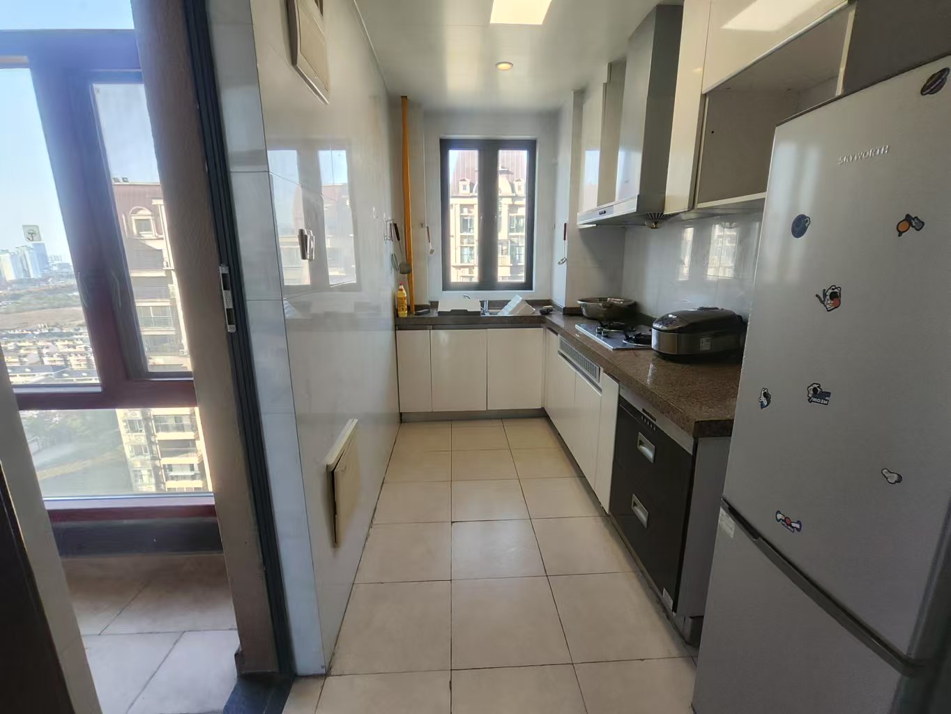 恒大江湾  4室2厅2卫    3000.0元/月 恒大江湾  4室2厅2卫    3000.0元/月室内图