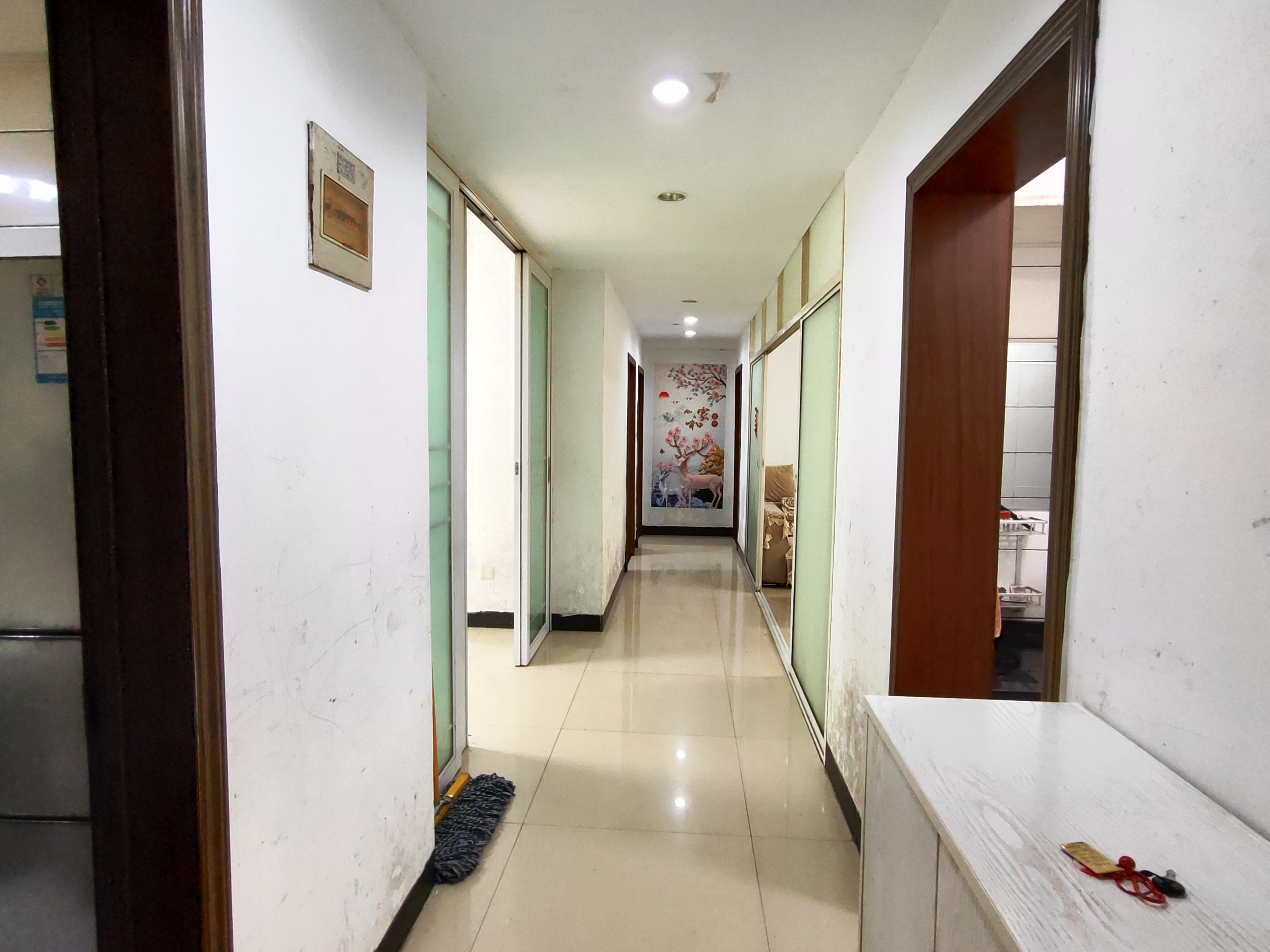 银色现代城 3室2厅2卫 2500.0元/月 银色现代城 3室2厅2卫 2500.0元/月室内图