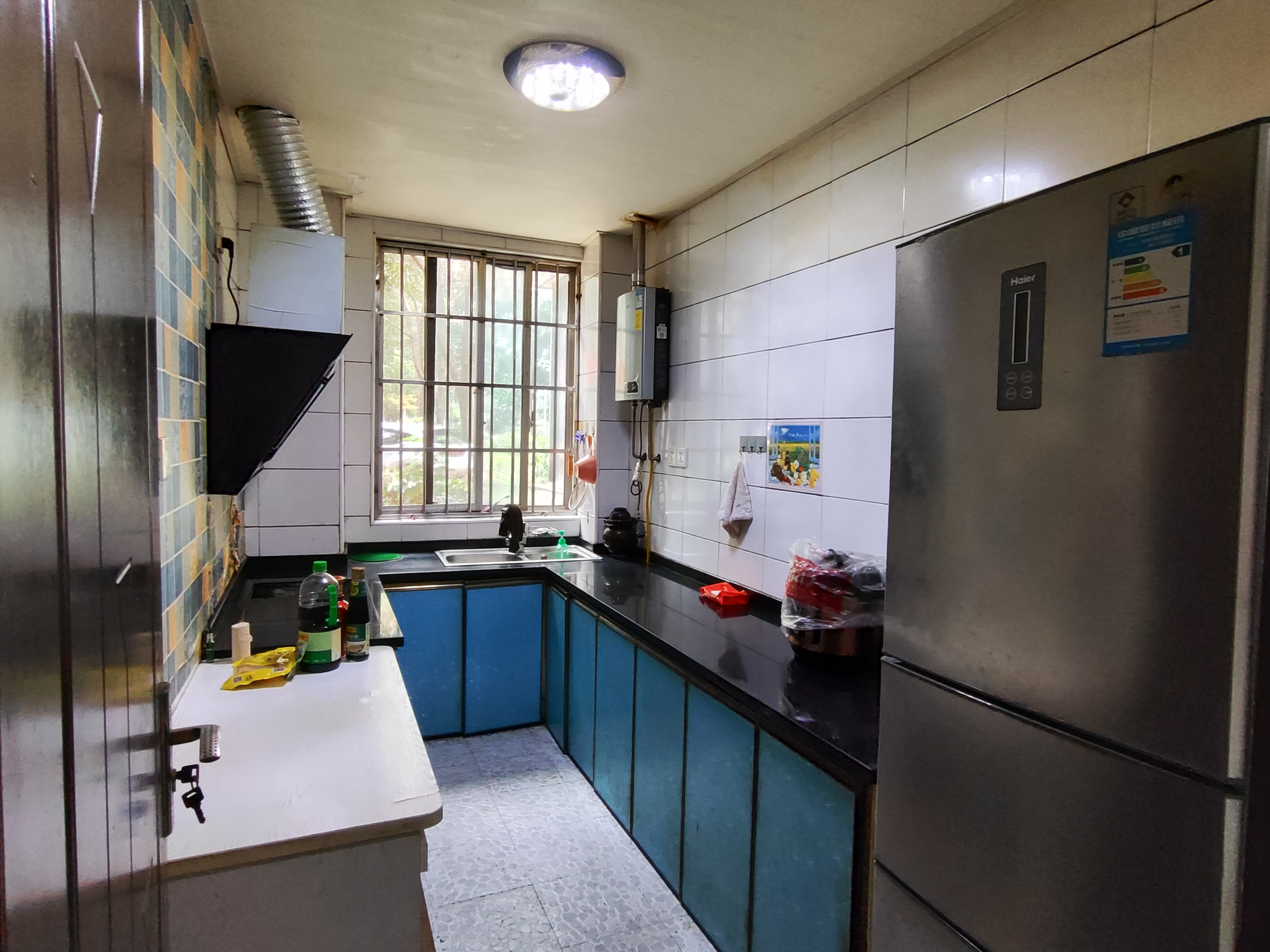 银色现代城 3室2厅2卫 2500.0元/月 银色现代城 3室2厅2卫 2500.0元/月室内图