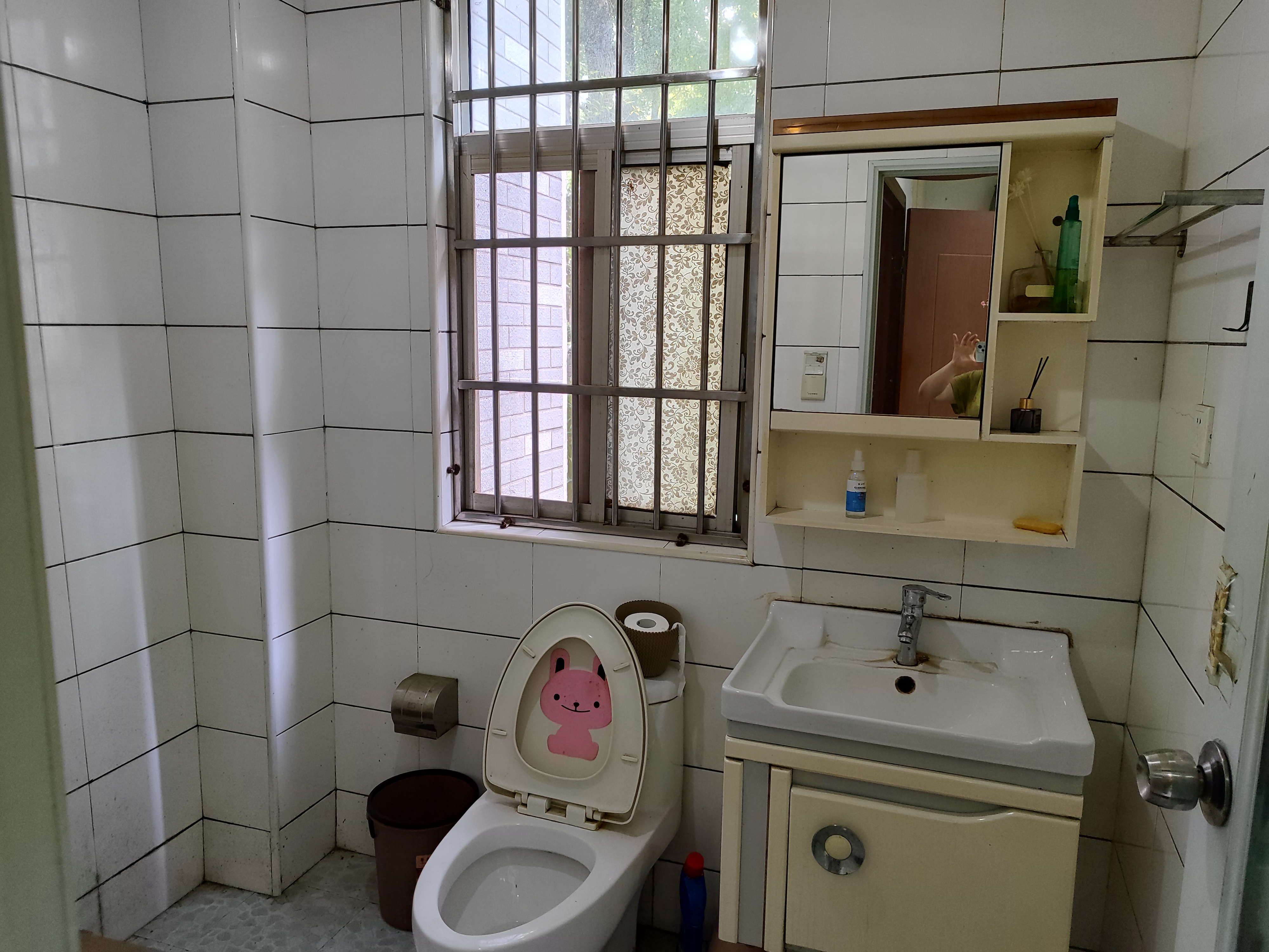 银色现代城 3室2厅2卫 2500.0元/月 银色现代城 3室2厅2卫 2500.0元/月室内图