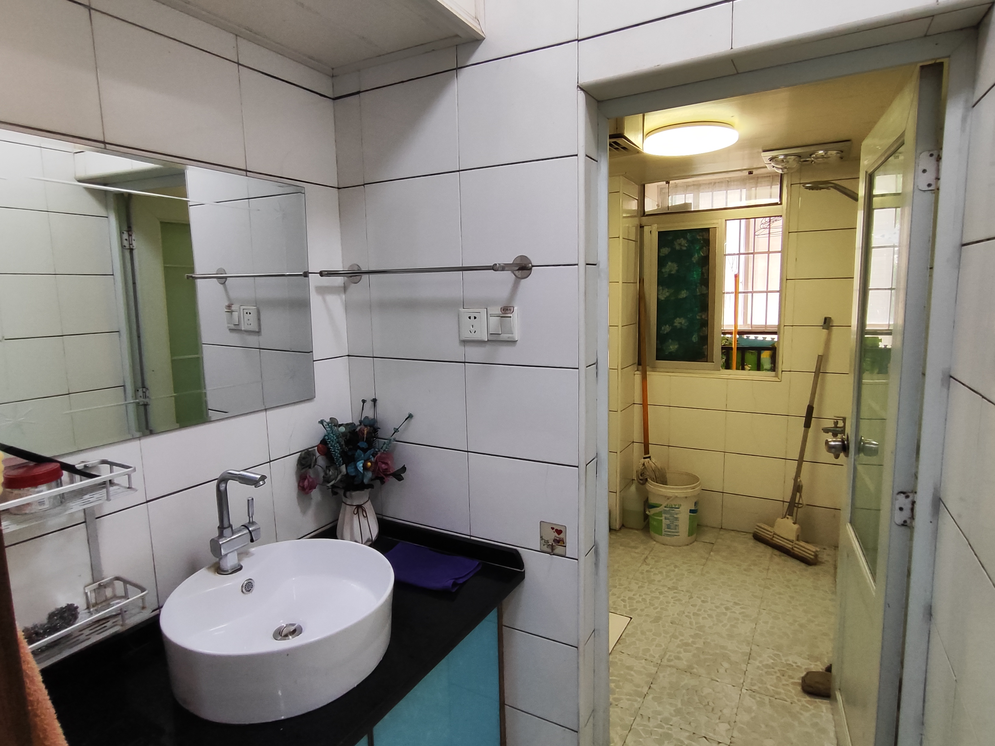 银色现代城 3室2厅2卫 2500.0元/月 银色现代城 3室2厅2卫 2500.0元/月室内图