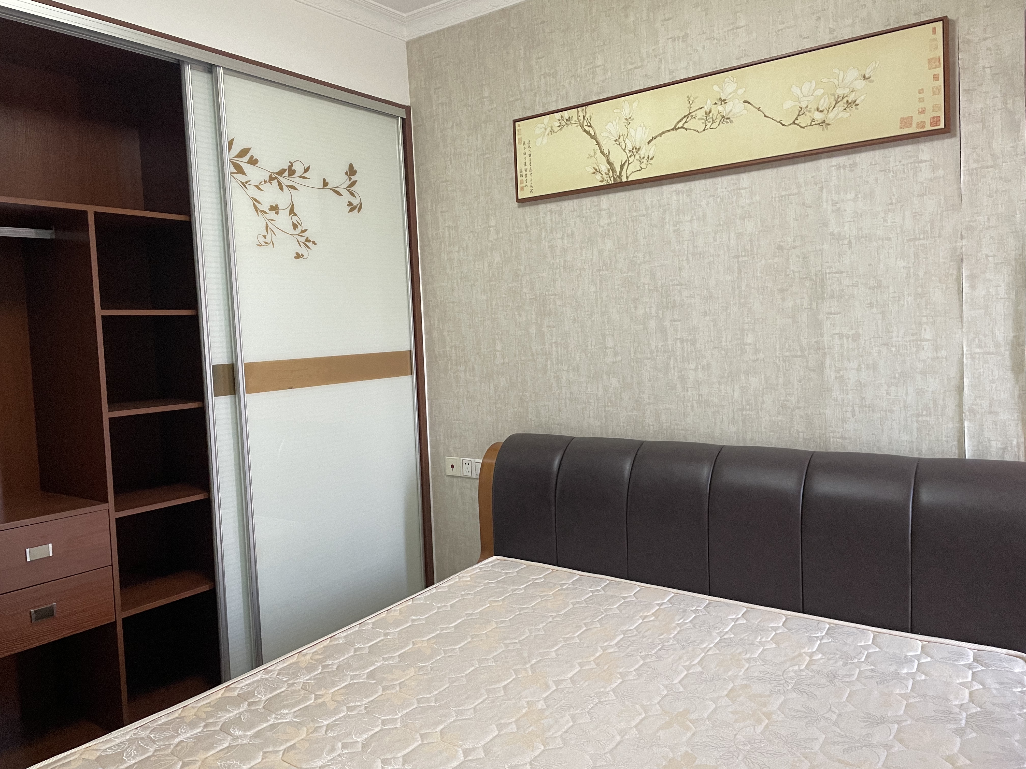 勤诚达新界 3室2厅1卫 2000.0元/月 勤诚达新界 3室2厅1卫 2000.0元/月室内图