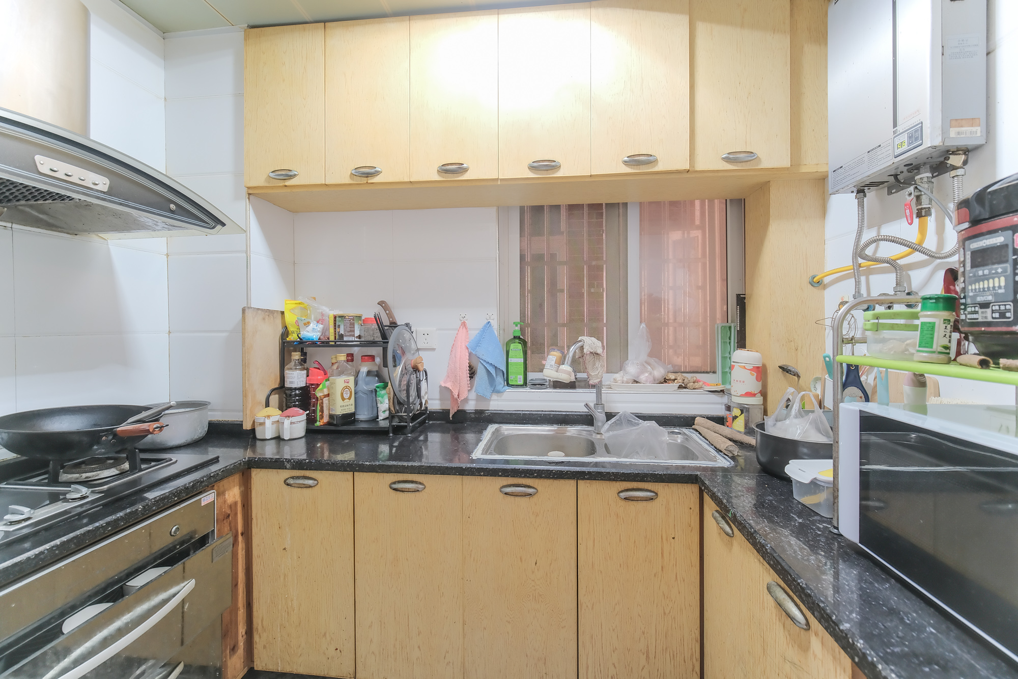 湘瑞家园 3室2厅1卫 46.8万 湘瑞家园 3室2厅1卫 46.8万厨房