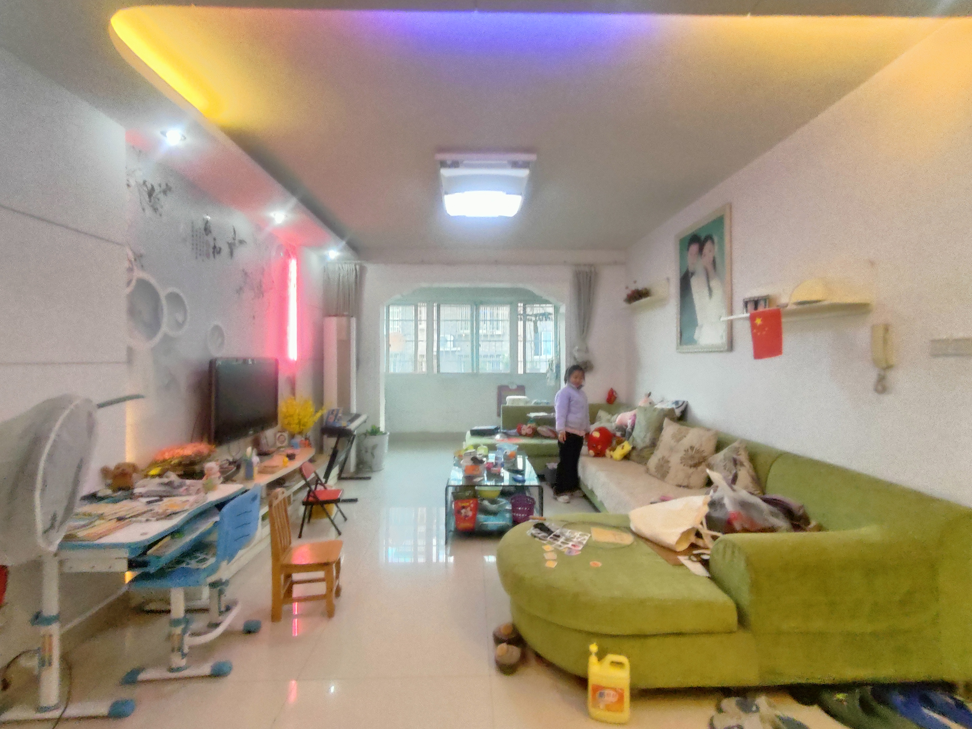 湘仪家园 3室2厅2卫 2400.0元/月 湘仪家园 3室2厅2卫 2400.0元/月室内图