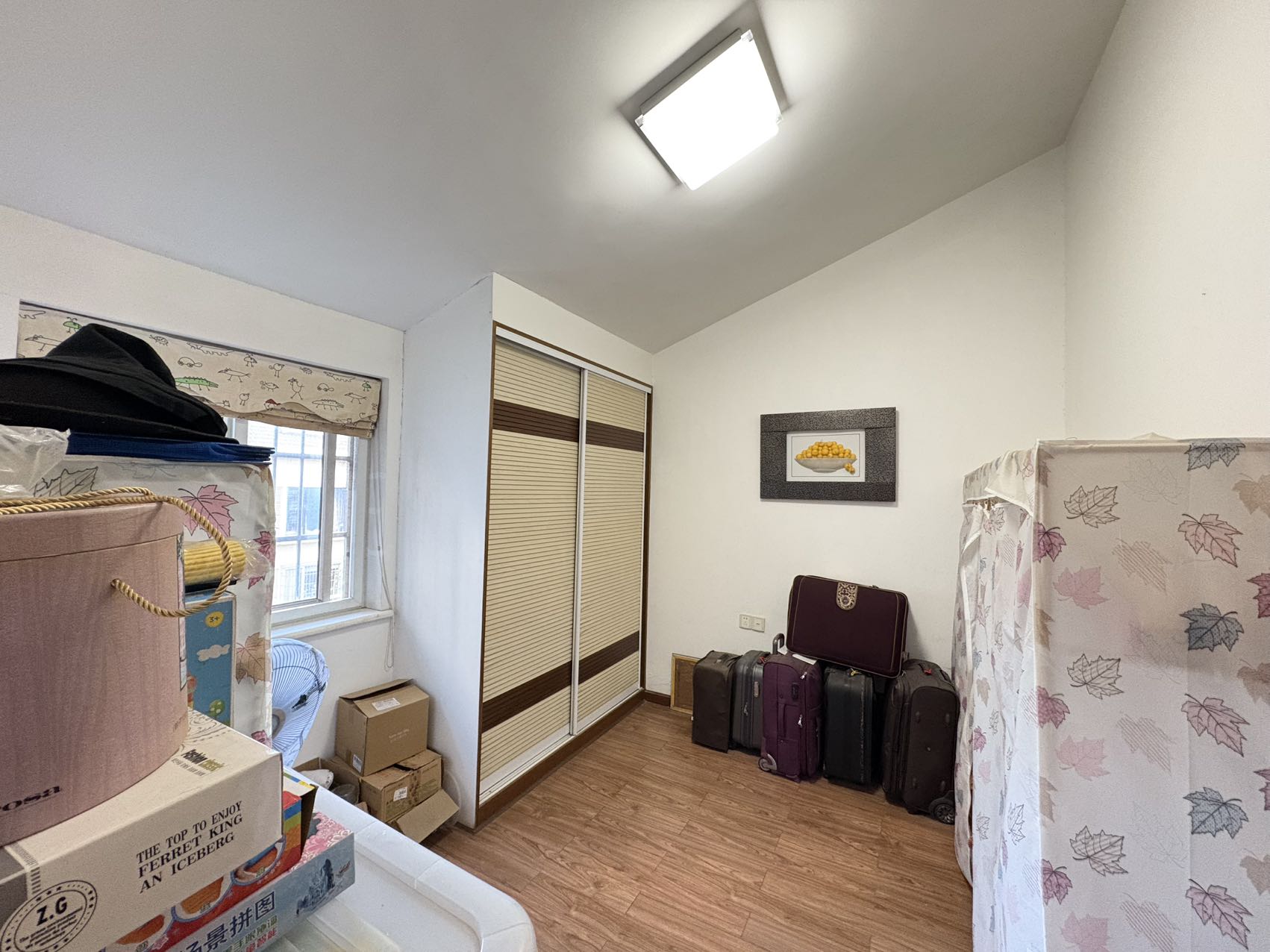 珠江丽园  5室3厅3卫    65.0万 珠江丽园  5室3厅3卫    65.0万室内图