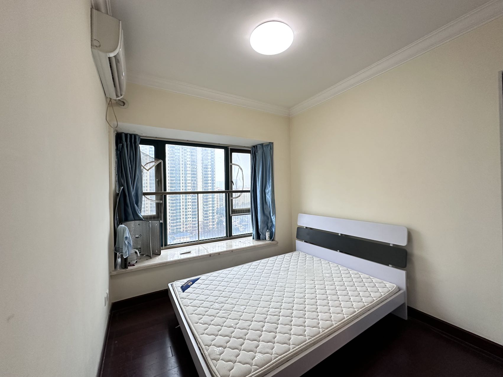 恒大雅苑 3室2厅2卫 2600.0元/月 恒大雅苑 3室2厅2卫 2600.0元/月室内图