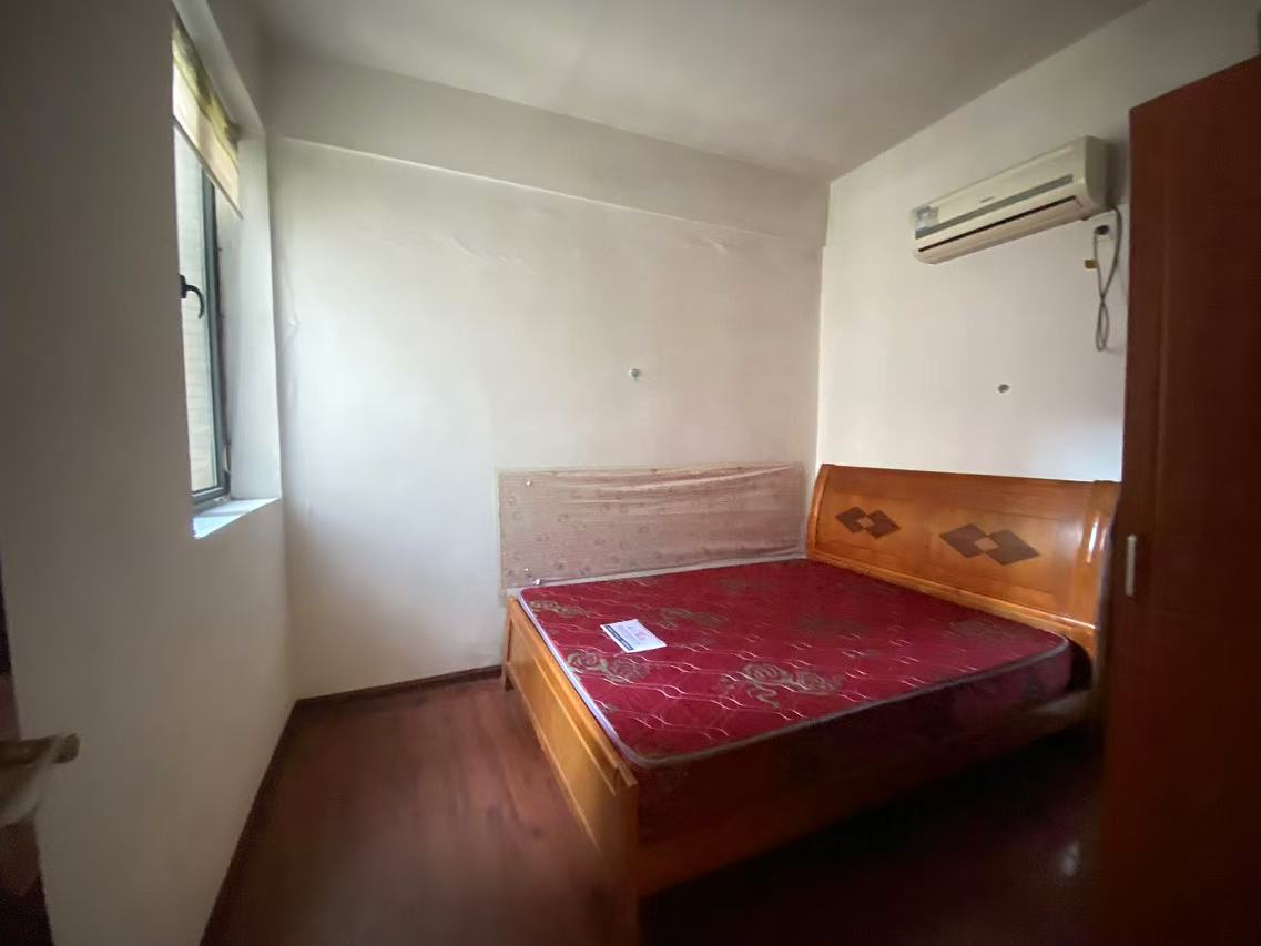 泰山公馆  1室0厅0卫    1300.0元/月 泰山公馆  1室0厅0卫    1300.0元/月室内图