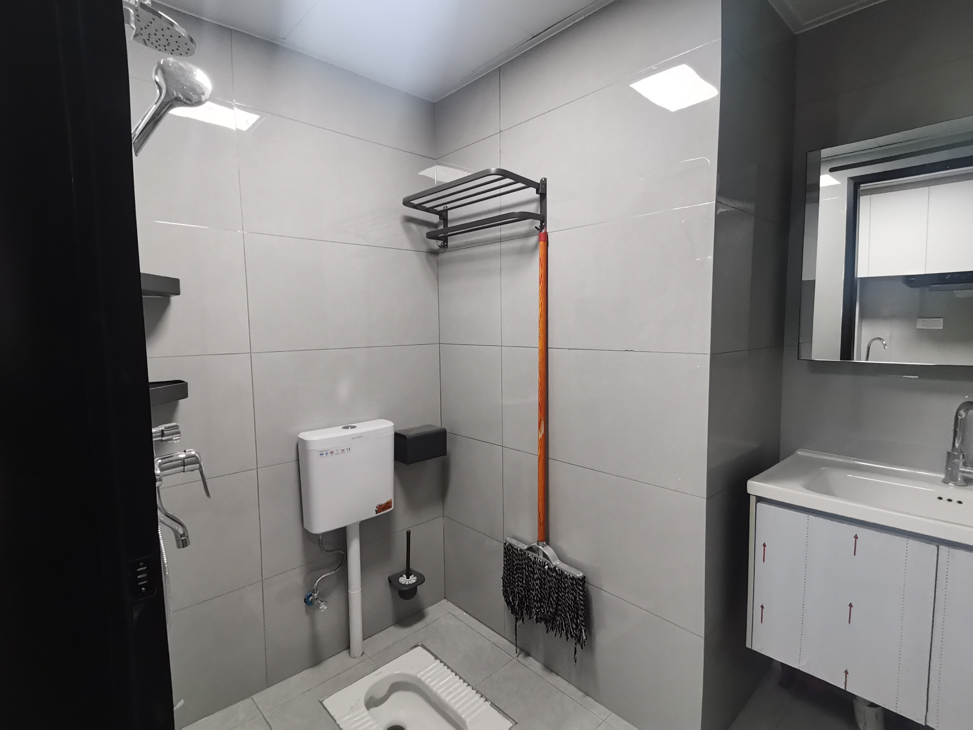 友兴家园 1室0厅0卫 1600.0元/月 友兴家园 1室0厅0卫 1600.0元/月室内图