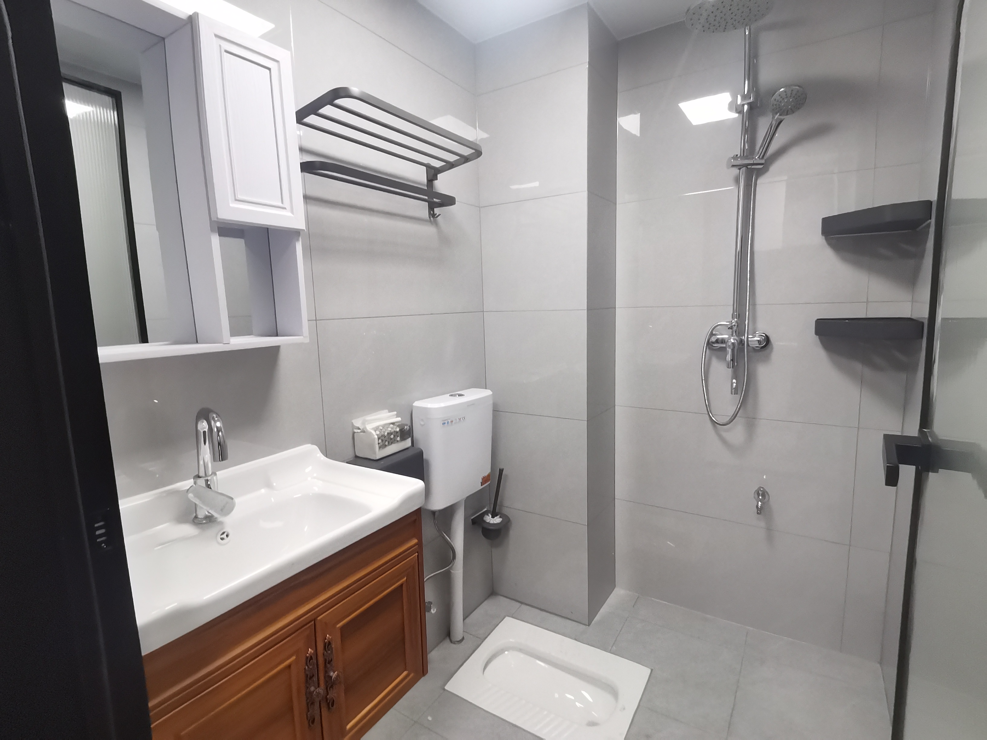 友兴家园 1室0厅0卫 1600.0元/月 友兴家园 1室0厅0卫 1600.0元/月室内图