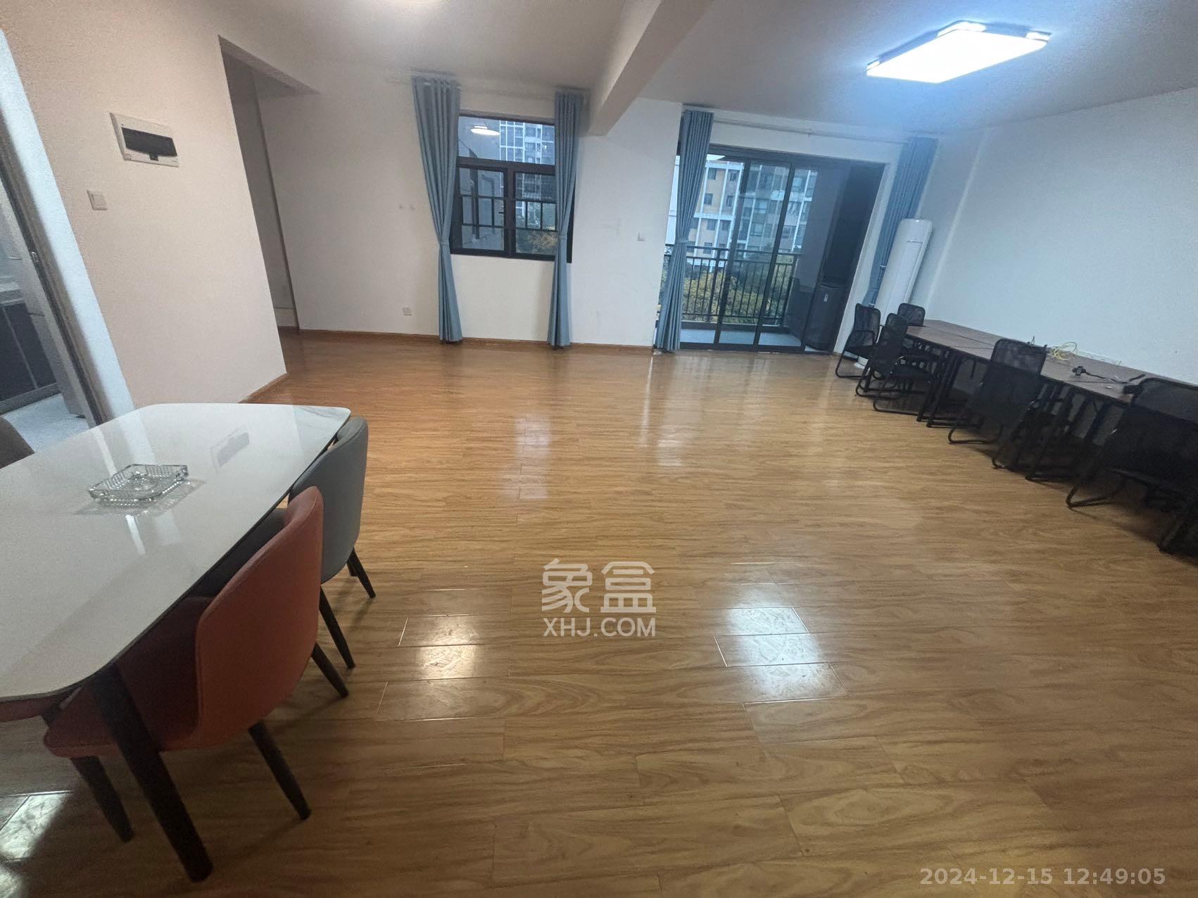 桃花嘉园 4室2厅2卫 3000.0元/月 桃花嘉园 4室2厅2卫 3000.0元/月室内图