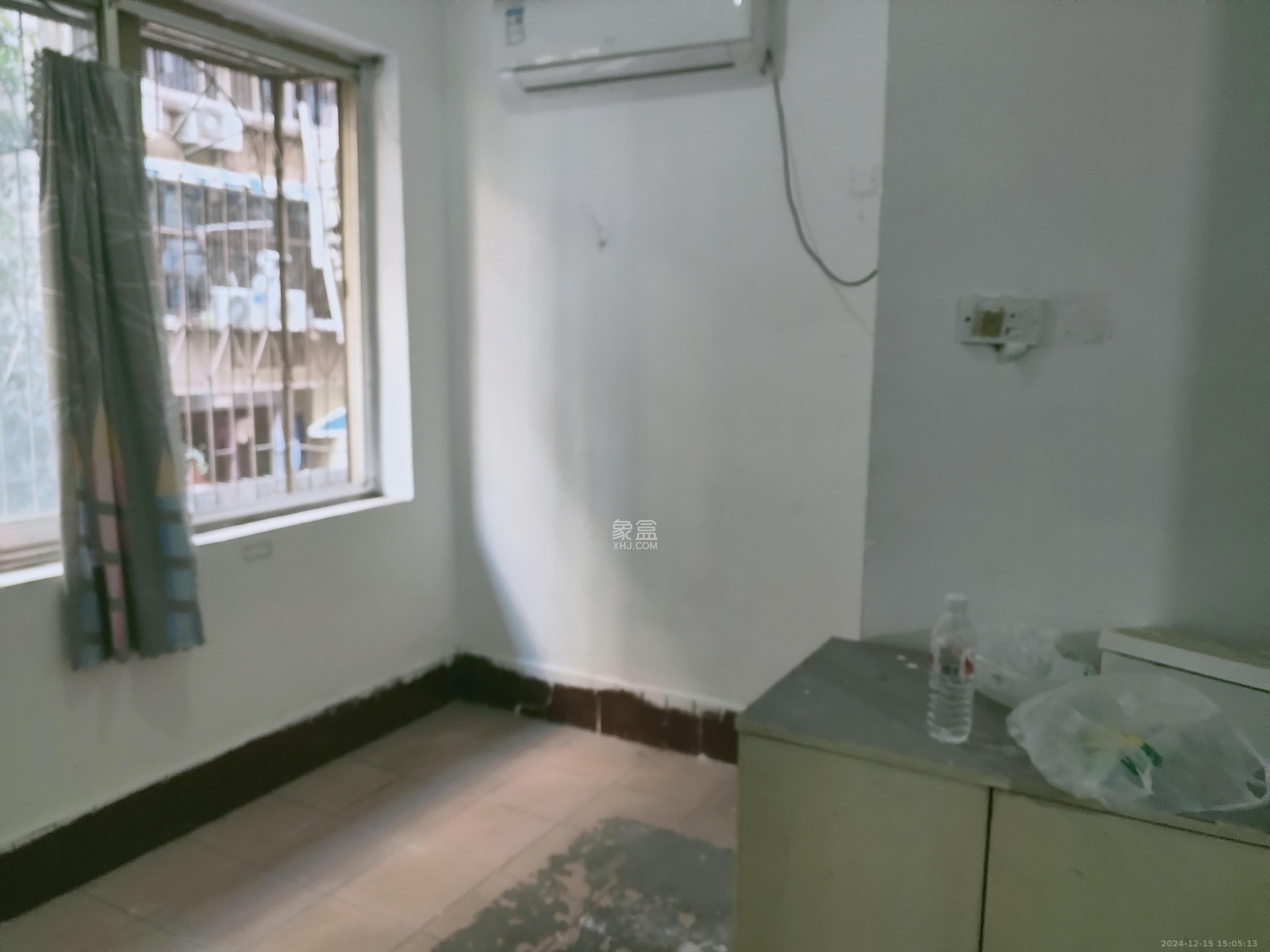 财政局小区-凤凰台巷70号  3室2厅1卫    2500.0元/月 财政局小区-凤凰台巷70号  3室2厅1卫    2500.0元/月室内图