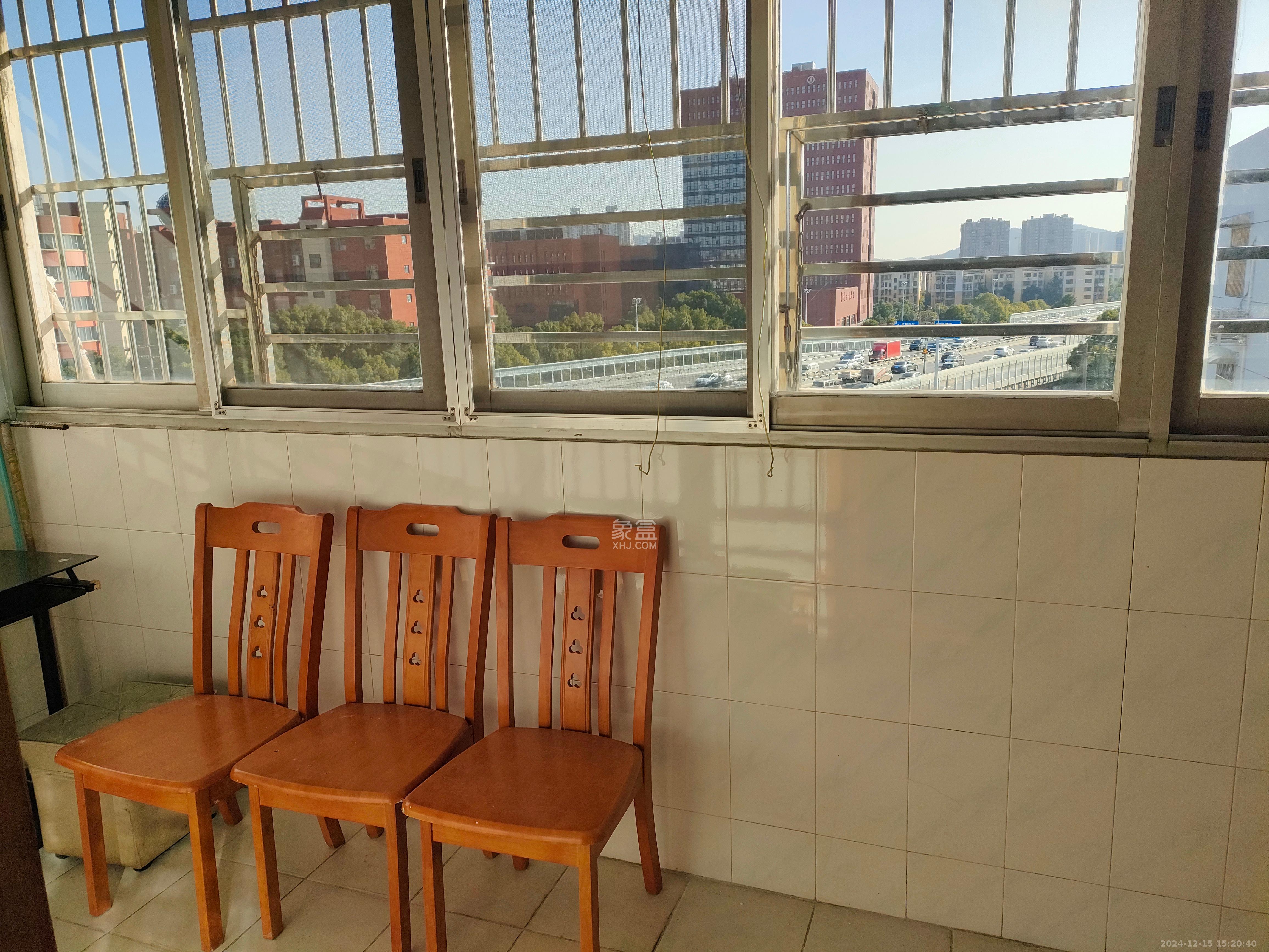 长华小区  3室2厅1卫   2000.00元/月室内图