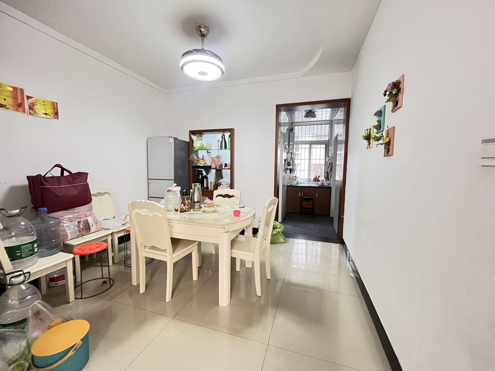 兴盛家园 3室2厅2卫 48.0万 兴盛家园 3室2厅2卫 48.0万客厅