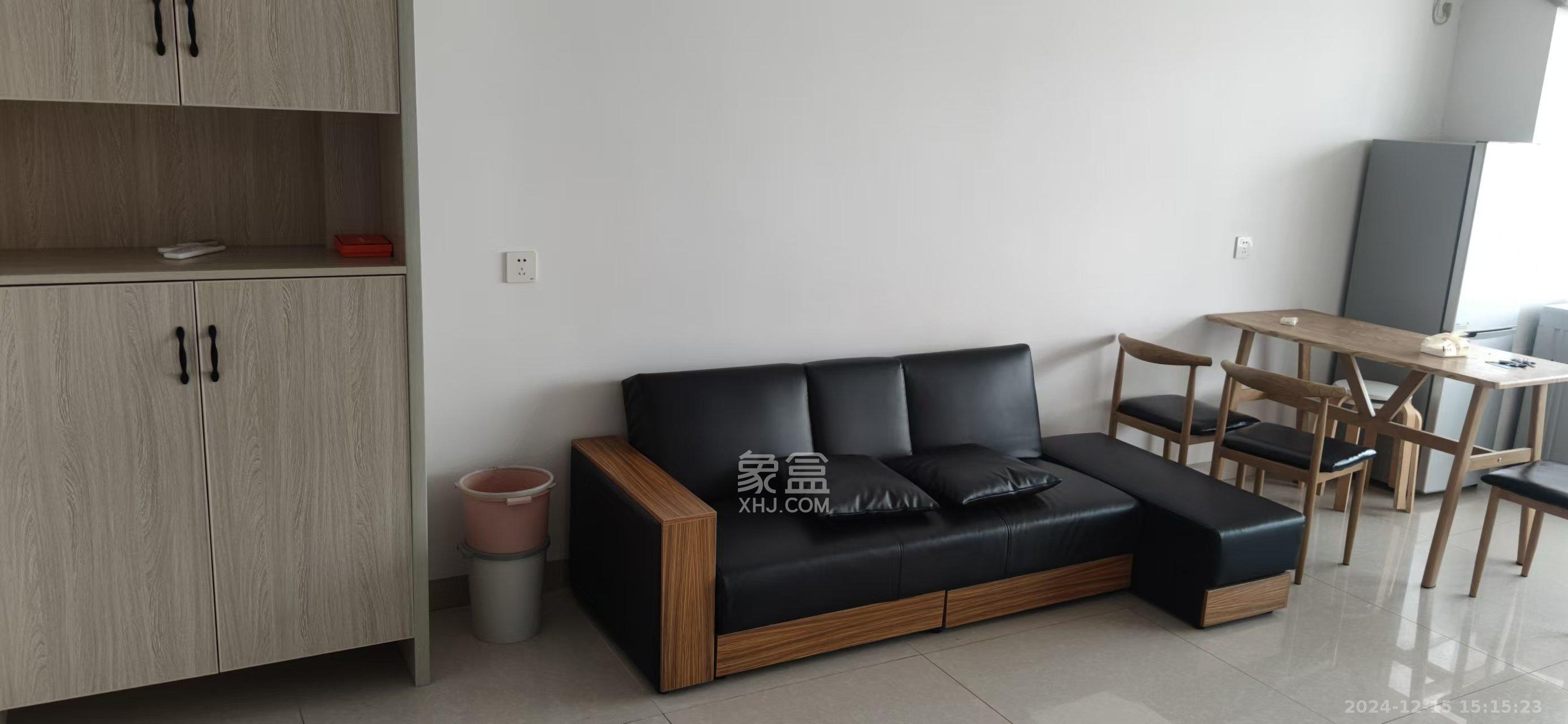 湘峰广场  1室0厅0卫    1000.0元/月 湘峰广场  1室0厅0卫    1000.0元/月