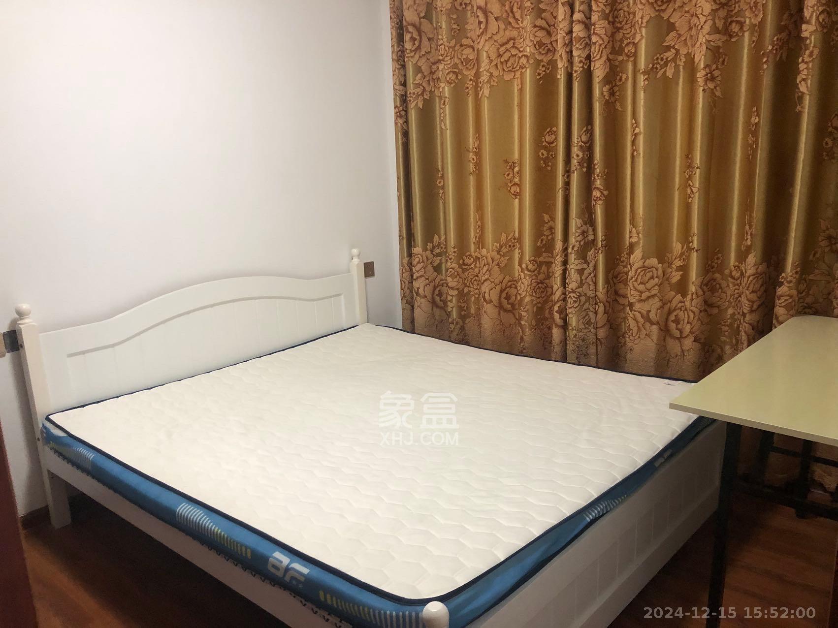 紫鑫御湖湾  3室2厅1卫   1800.00元/月室内图