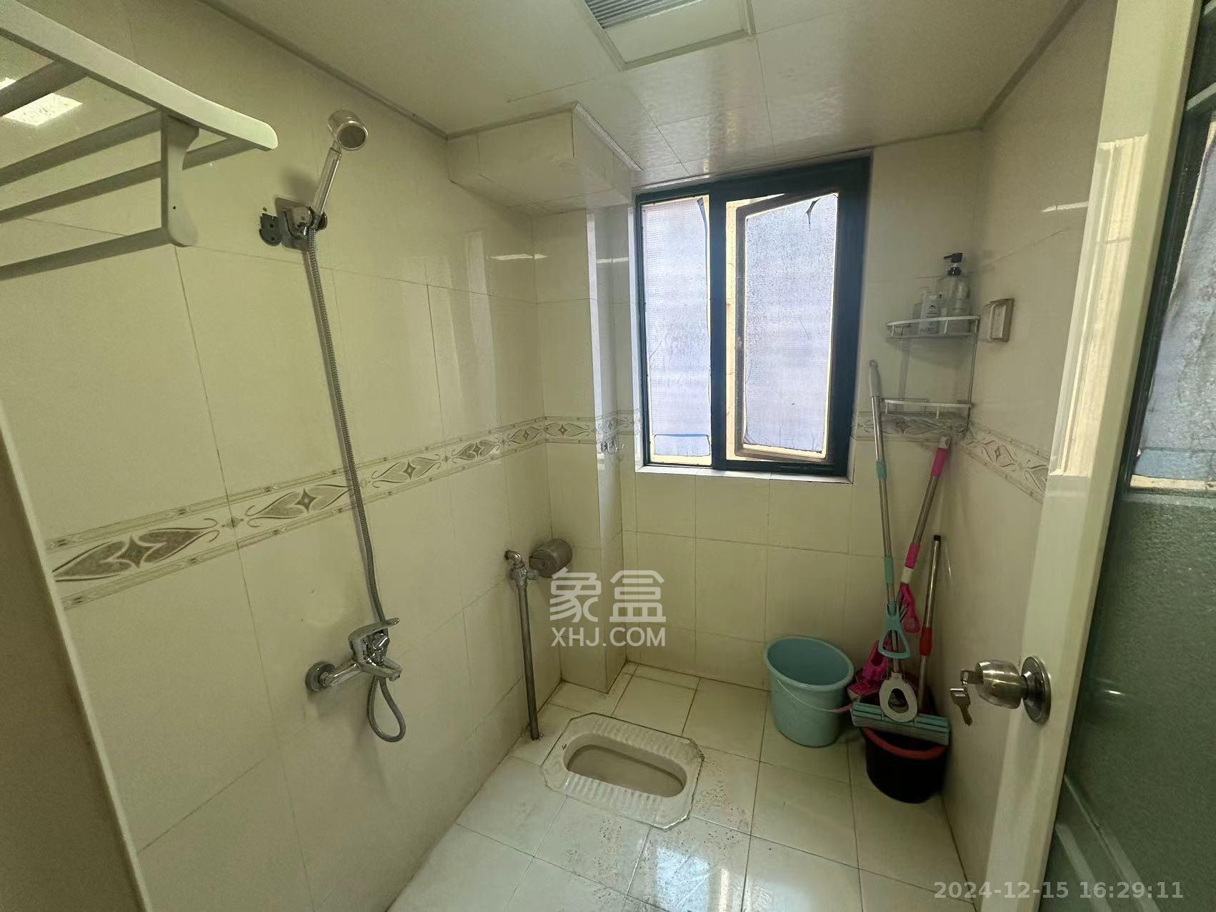 东方新城  3室1厅2卫   2800.00元/月室内图