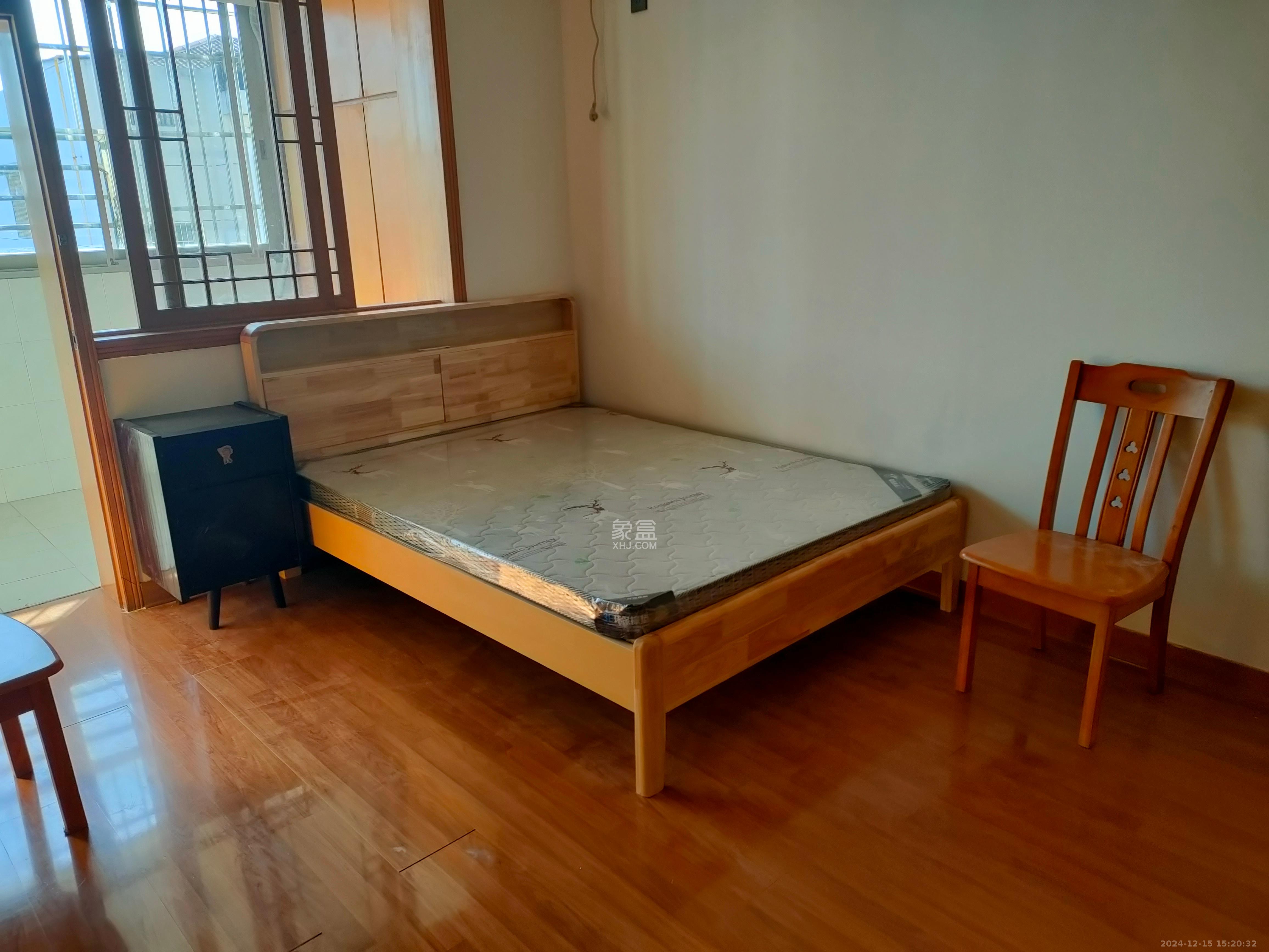 长华小区  3室2厅1卫   2000.00元/月室内图