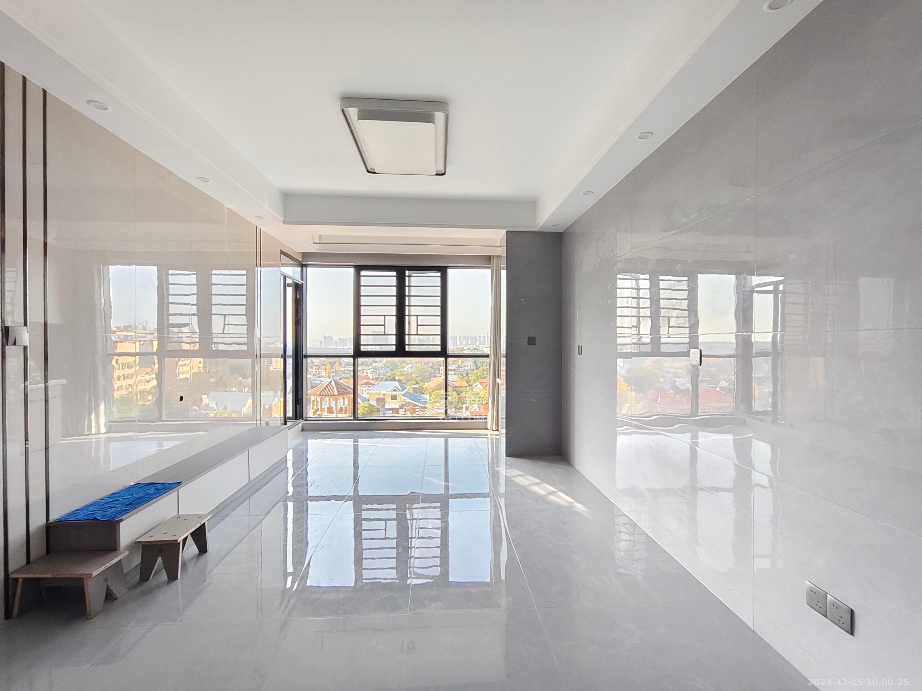 紫华郡 3室2厅2卫 2500.0元/月 紫华郡 3室2厅2卫 2500.0元/月室内图