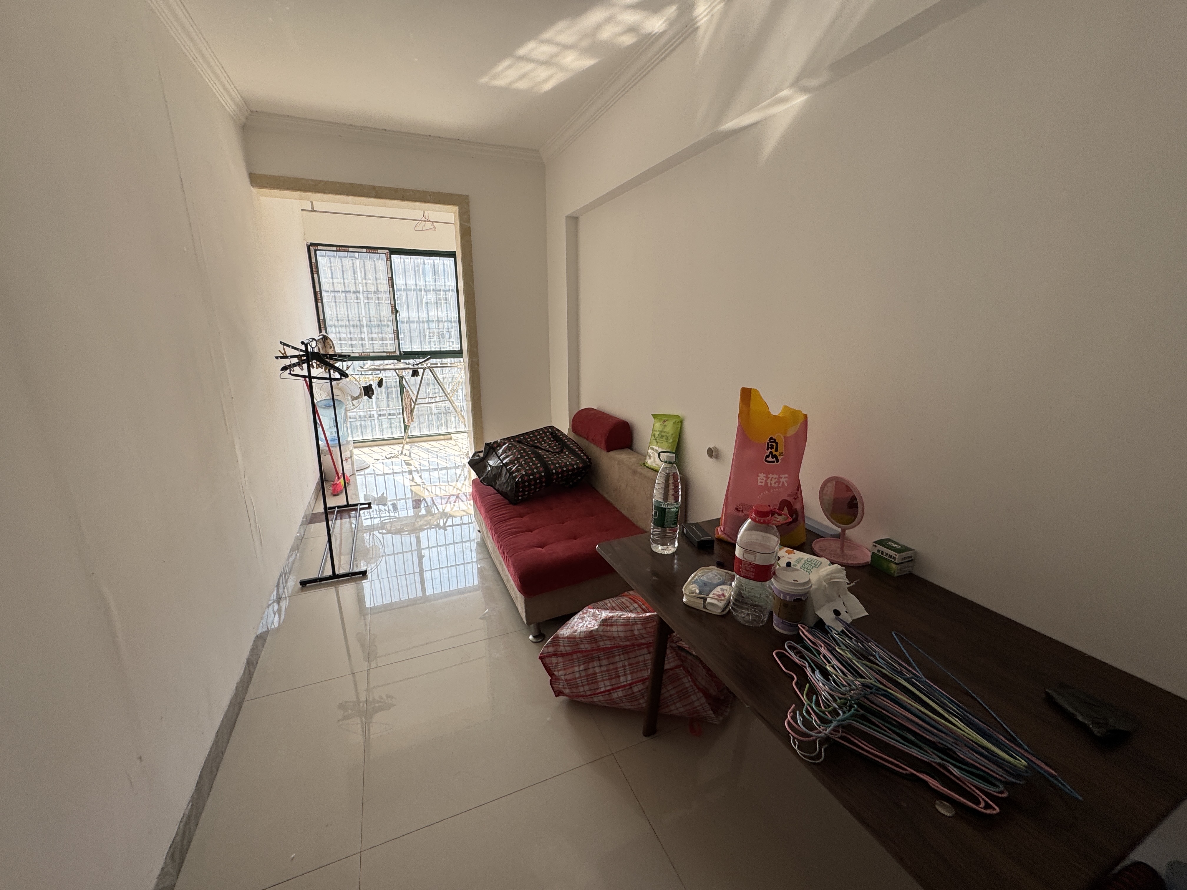 兰贵园 1室0厅0卫 1400.0元/月 兰贵园 1室0厅0卫 1400.0元/月室内图