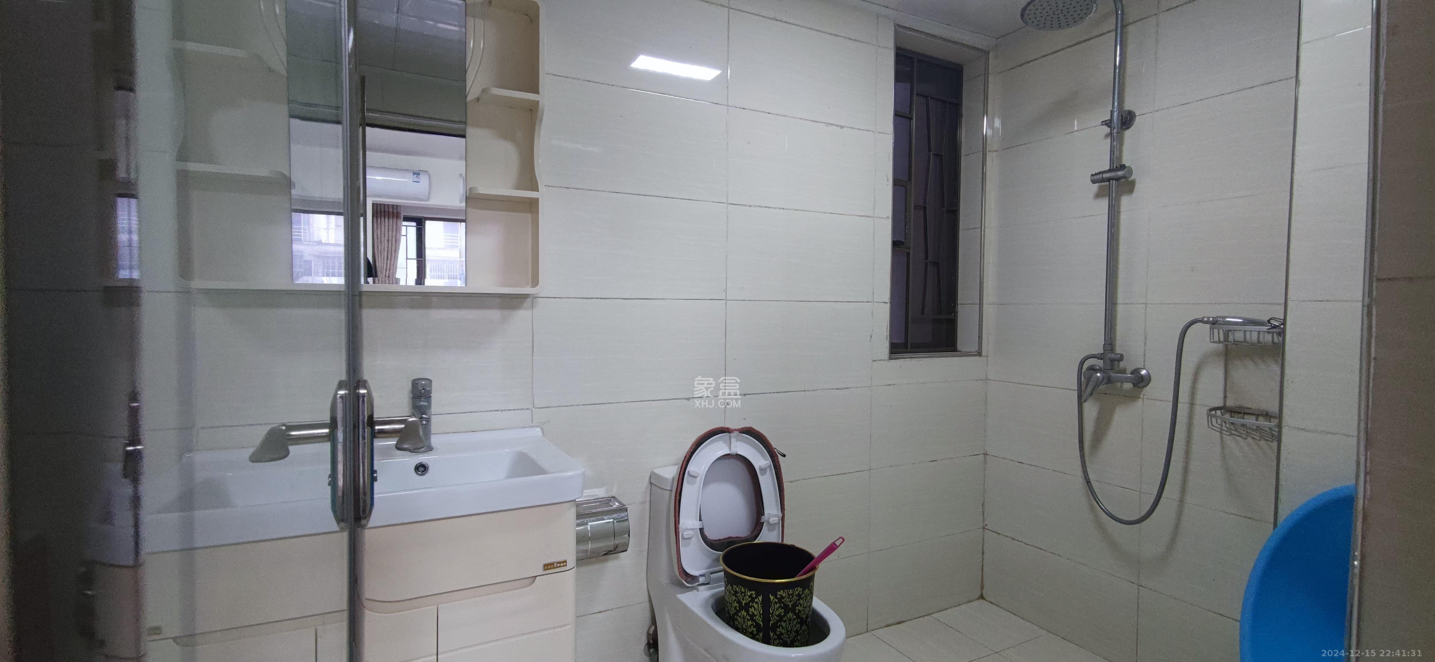 锑都家园 3室2厅2卫 2500.0元/月 锑都家园 3室2厅2卫 2500.0元/月室内图