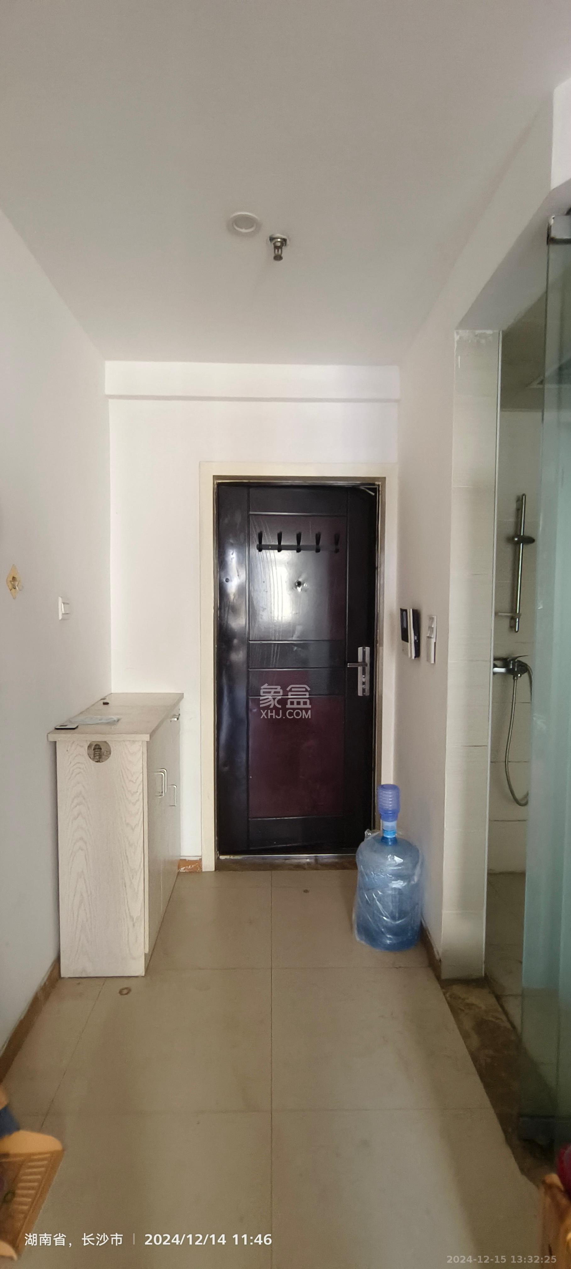 水岸世景  1室1厅1卫   1000.00元/月室内图