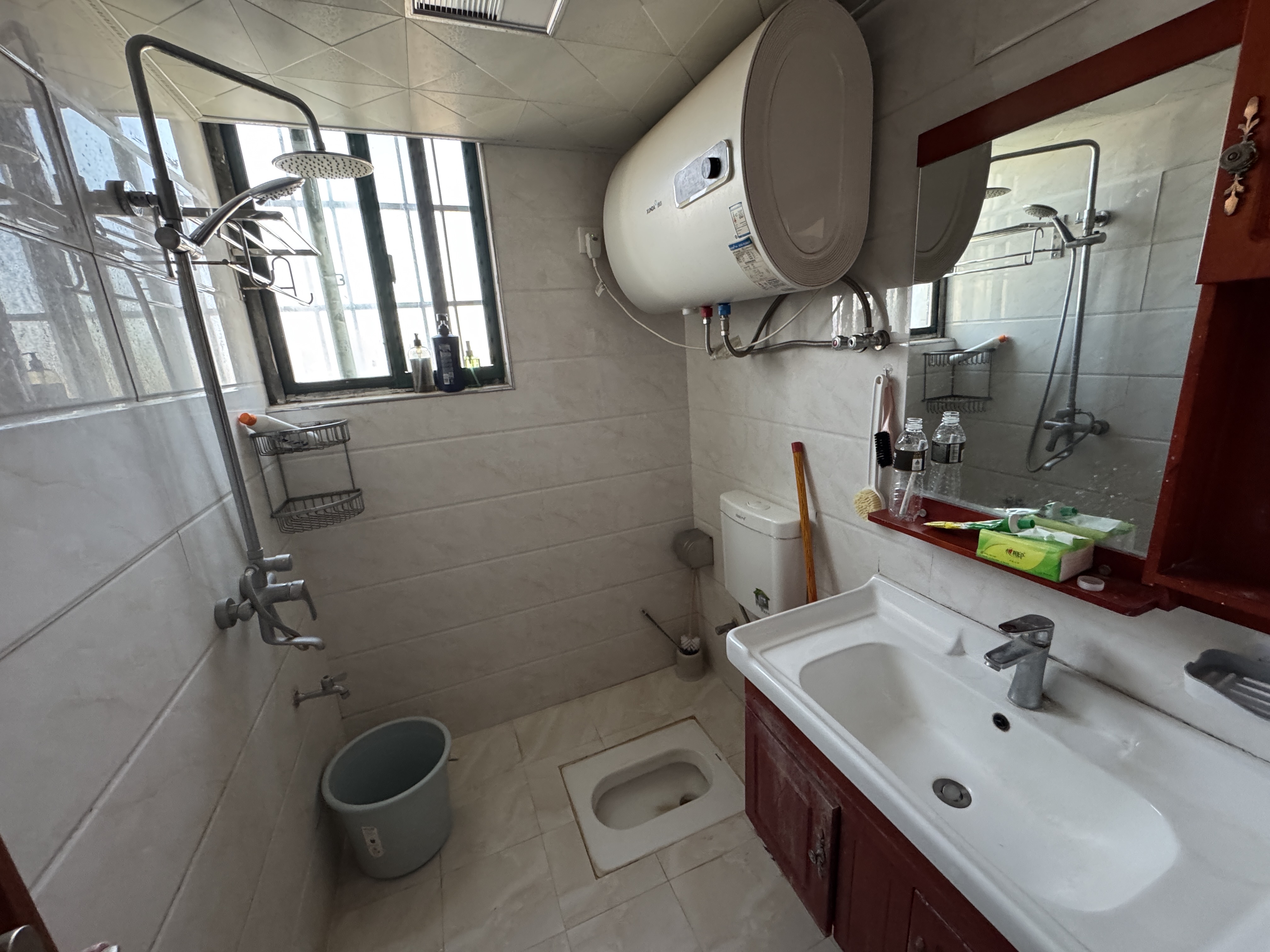 兰贵园 1室0厅0卫 1400.0元/月 兰贵园 1室0厅0卫 1400.0元/月室内图