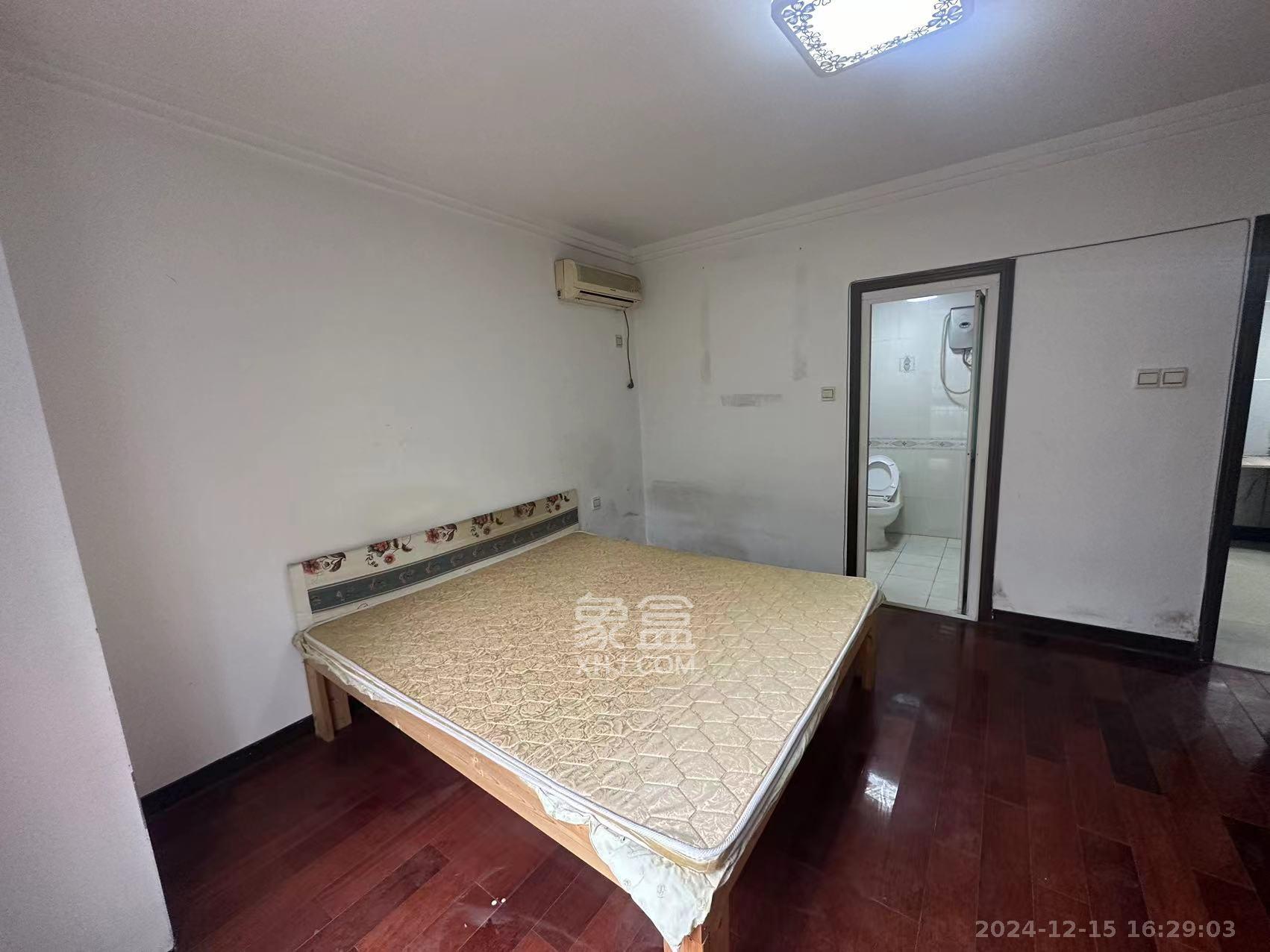 东方新城  3室1厅2卫   2800.00元/月室内图