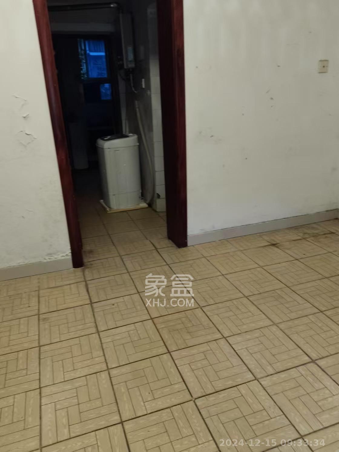 消防大厦宿舍楼 3室2厅1卫 2200.0元/月 消防大厦宿舍楼 3室2厅1卫 2200.0元/月室内图