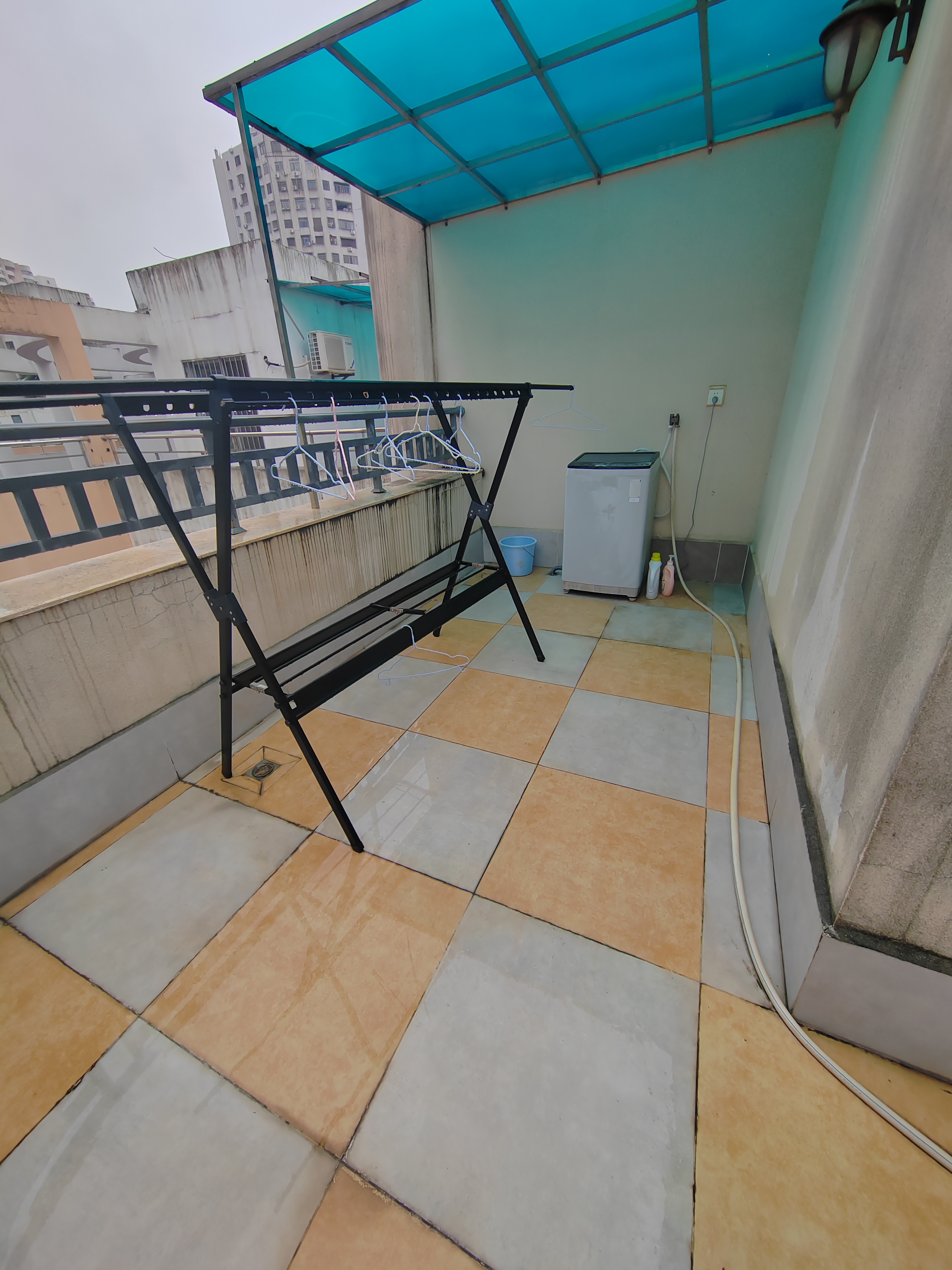 金霖花园 10室4厅4卫 998.0万 金霖花园 10室4厅4卫 998.0万客厅