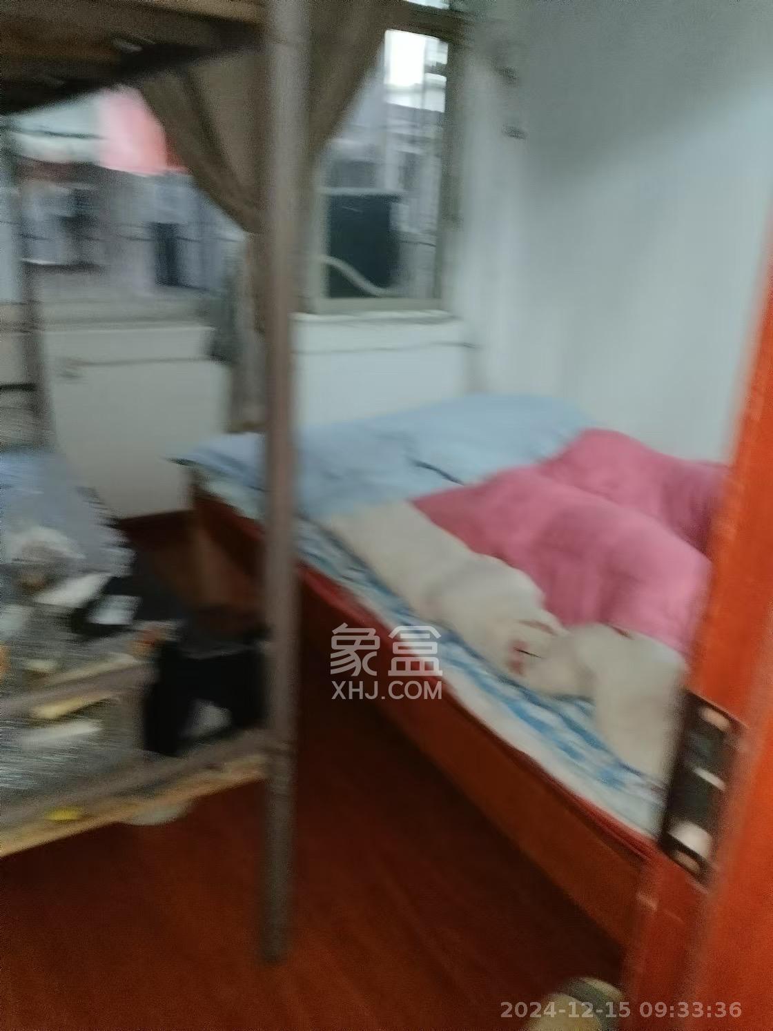 消防大厦宿舍楼 3室2厅1卫 2200.0元/月 消防大厦宿舍楼 3室2厅1卫 2200.0元/月室内图