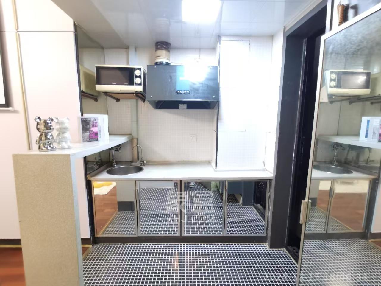 2076至高点  1室1厅1卫    1700.0元/月 2076至高点  1室1厅1卫    1700.0元/月室内图