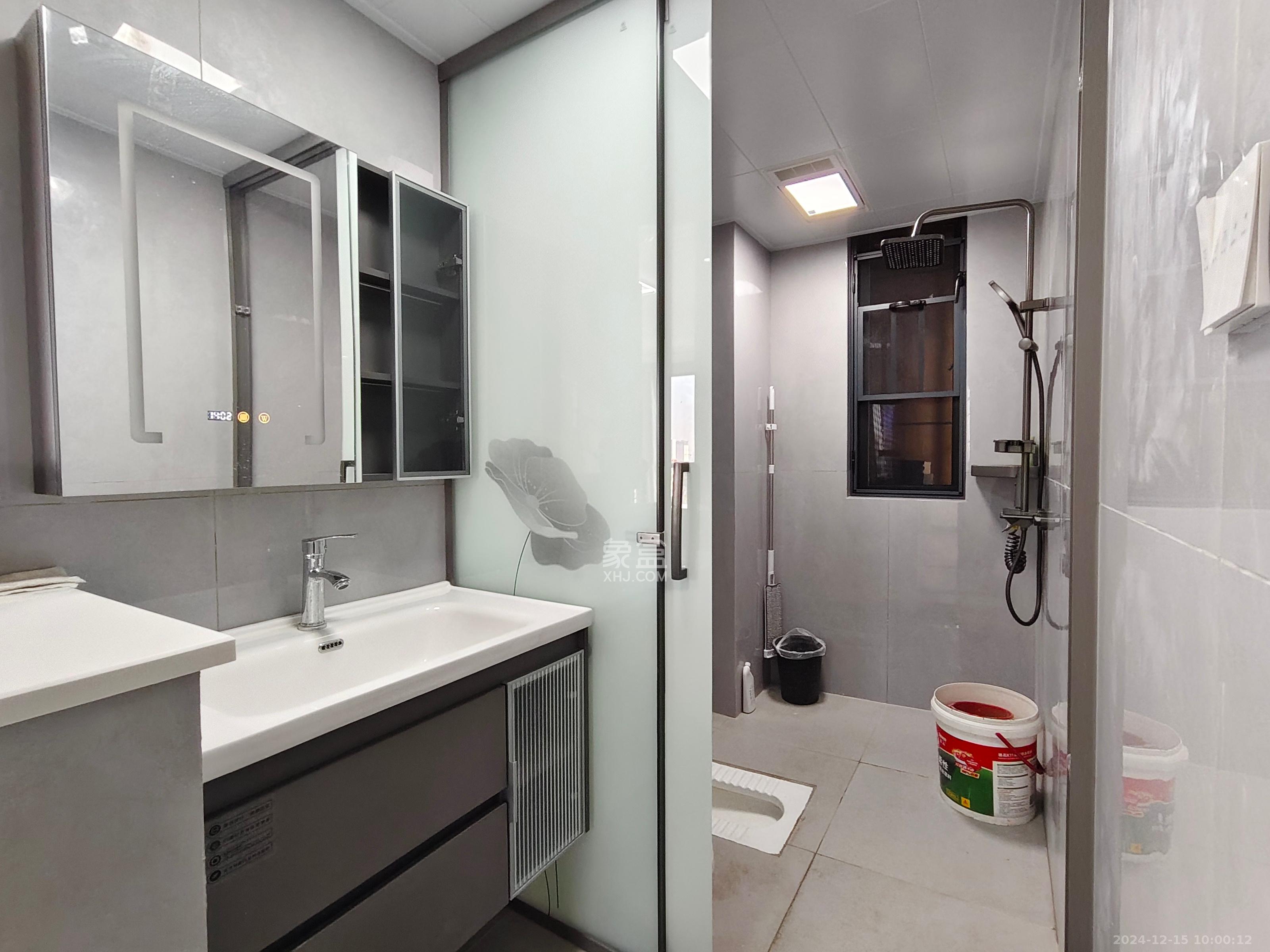 紫华郡 3室2厅2卫 2500.0元/月 紫华郡 3室2厅2卫 2500.0元/月室内图