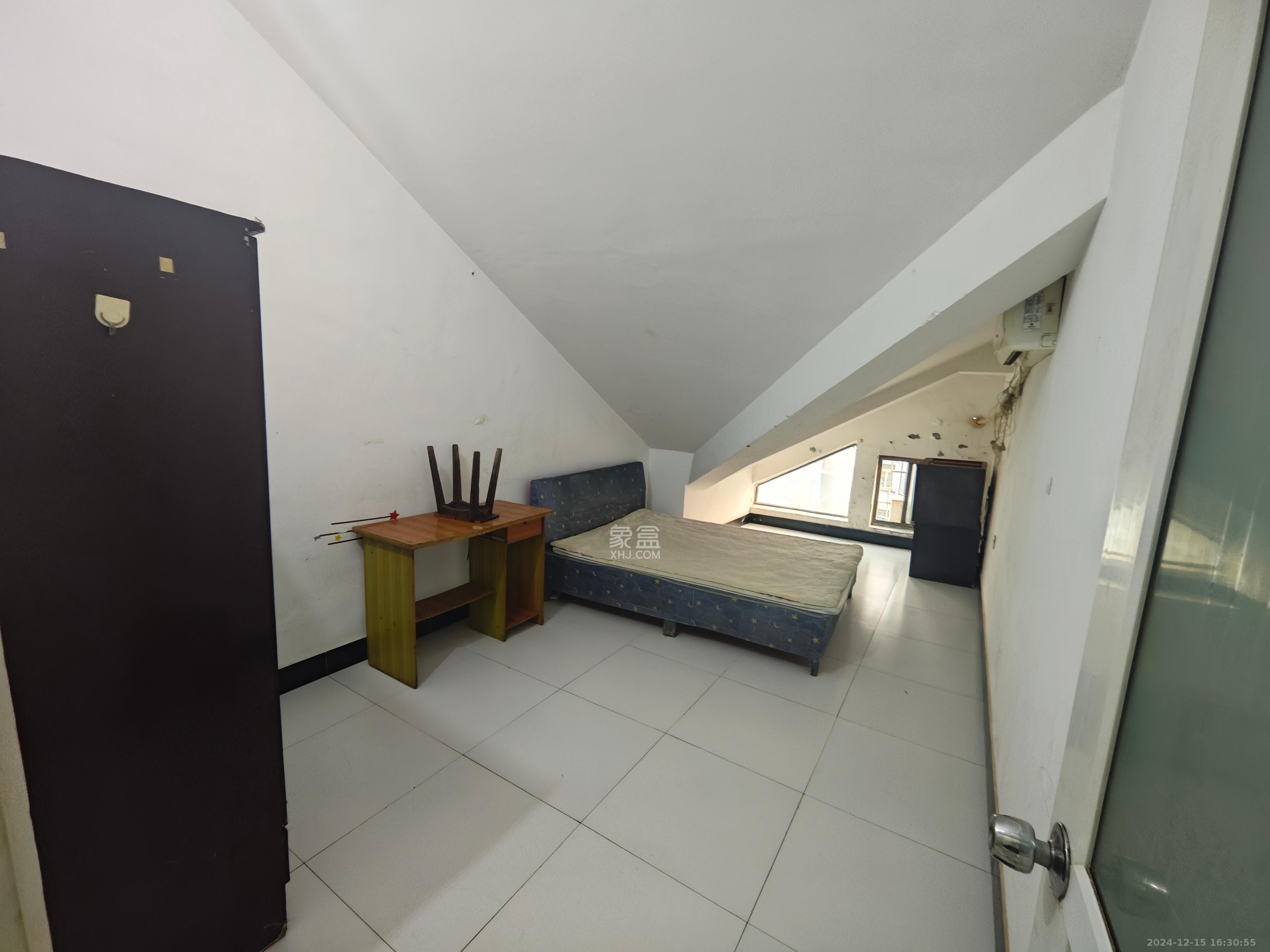 洞井一小区 1室2厅1卫 700.0元/月 洞井一小区 1室2厅1卫 700.0元/月室内图