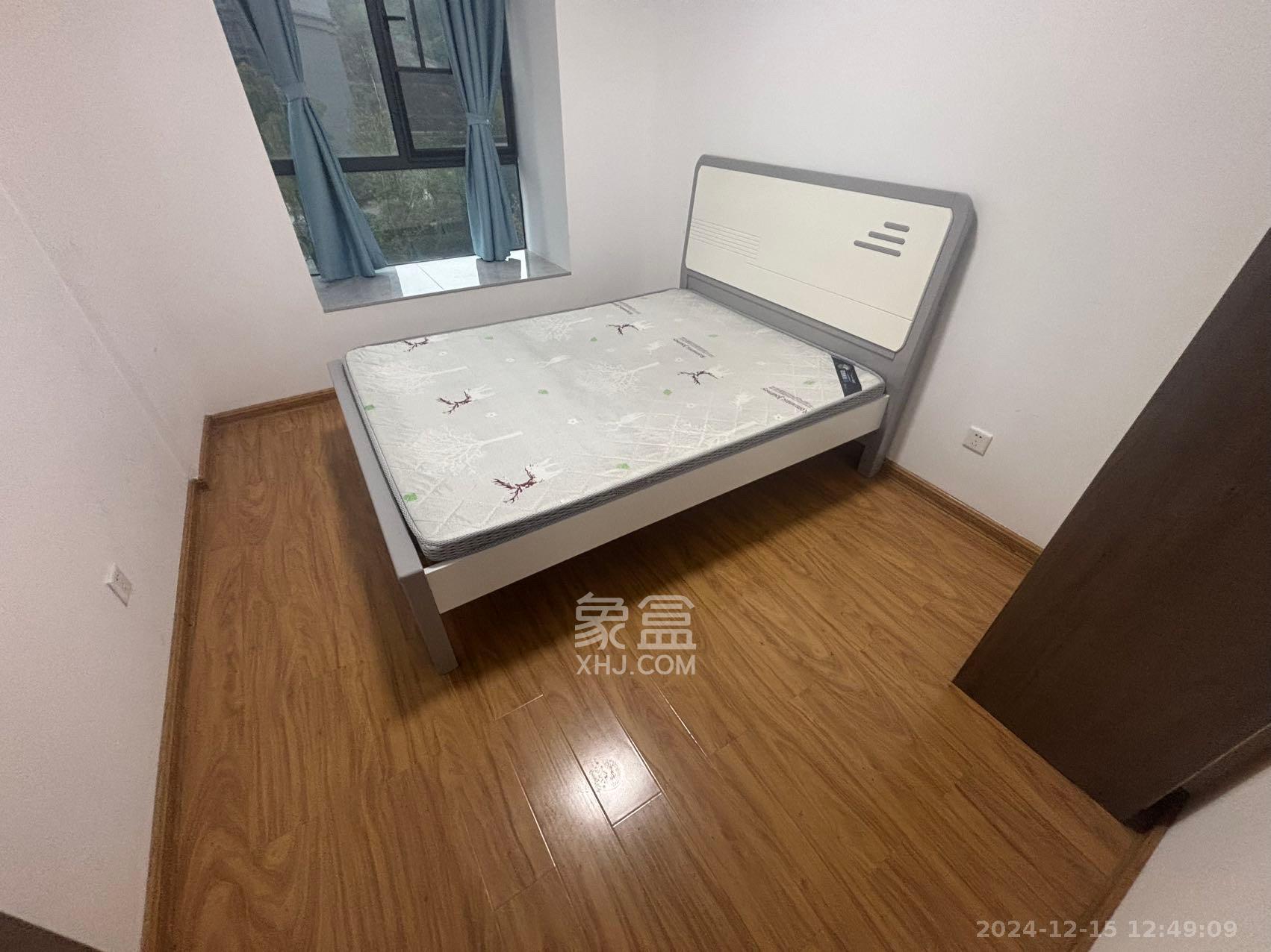 桃花嘉园  4室2厅2卫   3000.00元/月室内图