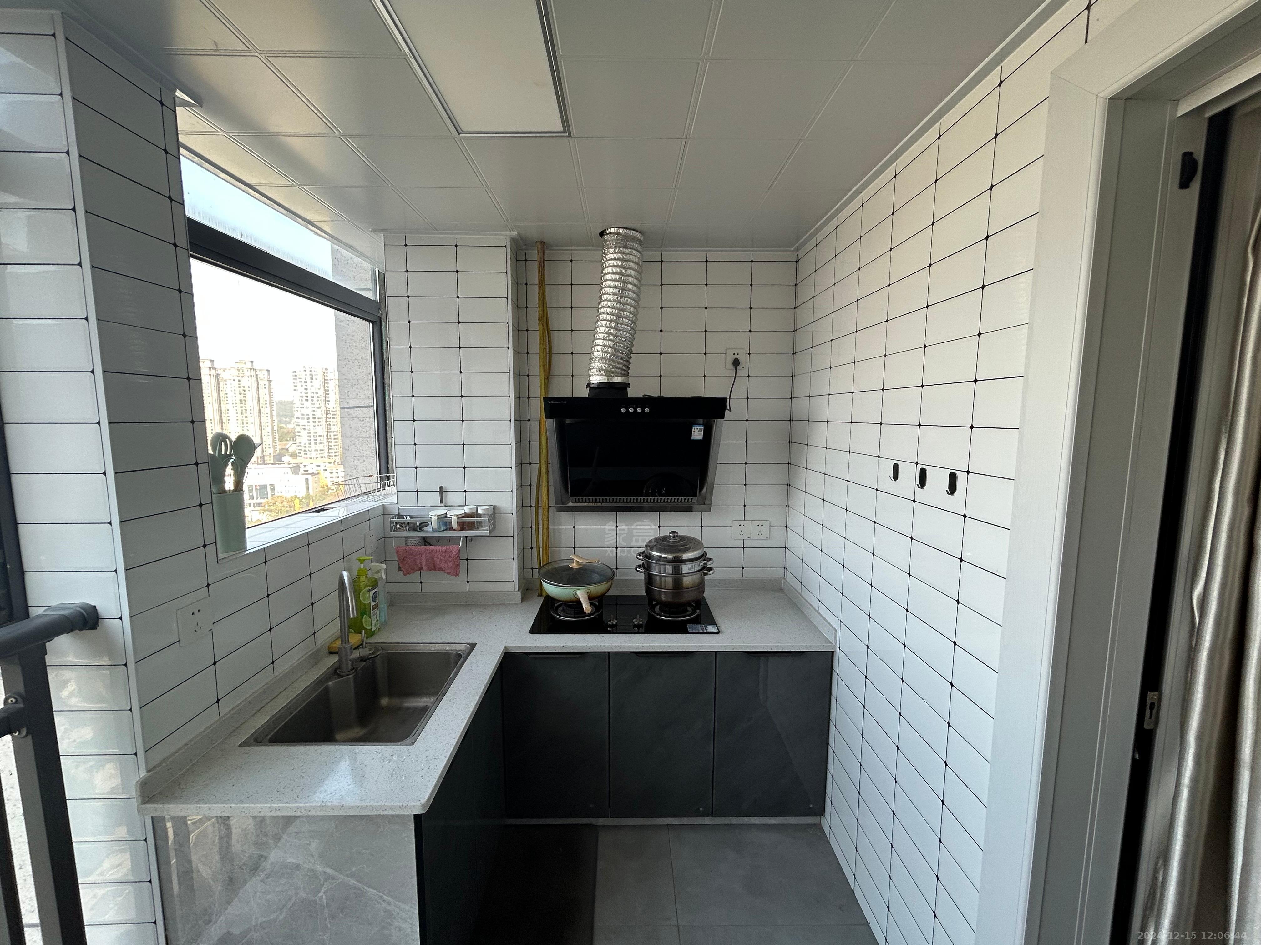 流金岁月-华晨国际 1室0厅0卫 1600.0元/月 流金岁月-华晨国际 1室0厅0卫 1600.0元/月室内图