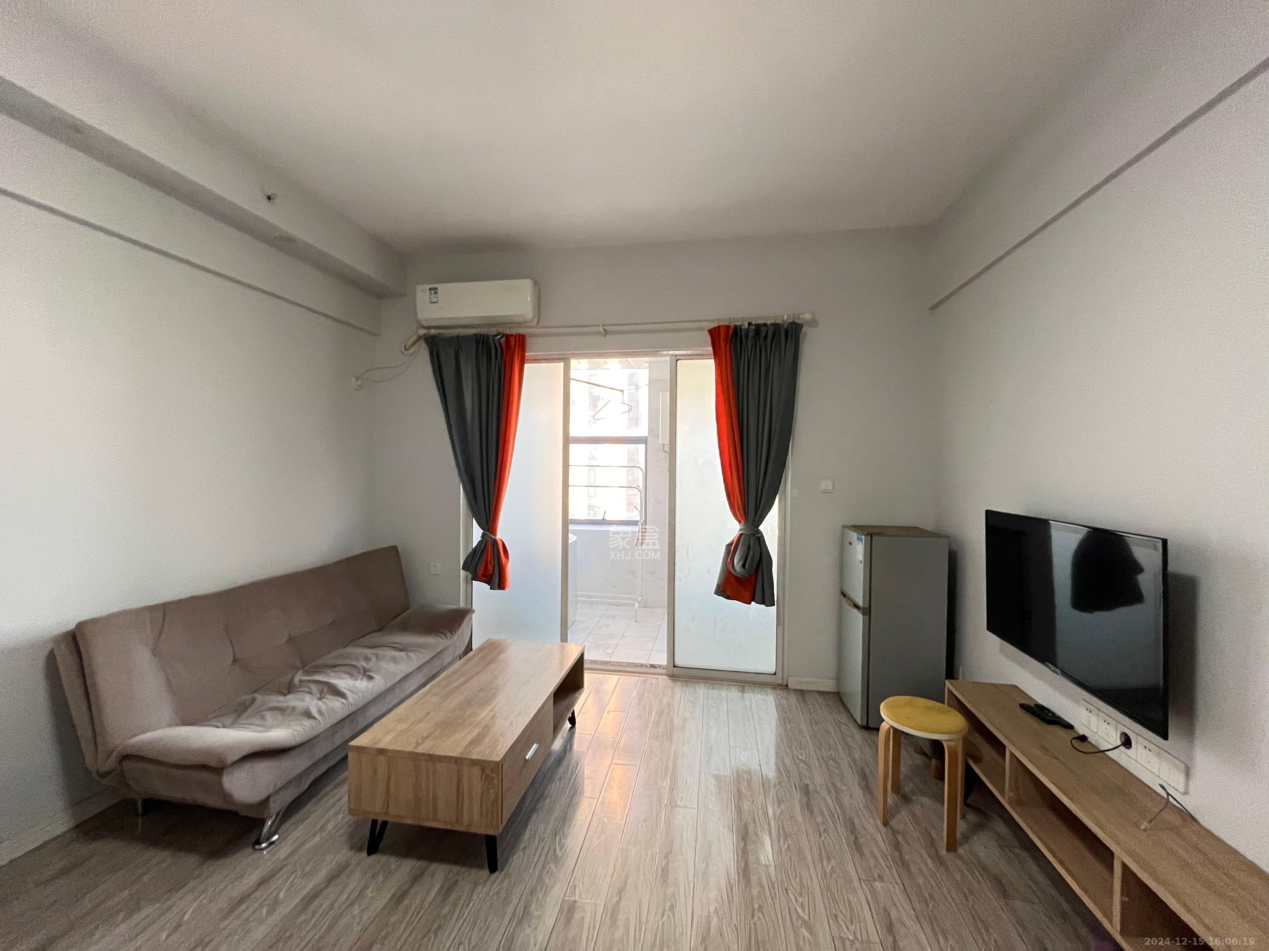 江南华府 1室1厅1卫 1500.0元/月 江南华府 1室1厅1卫 1500.0元/月室内图