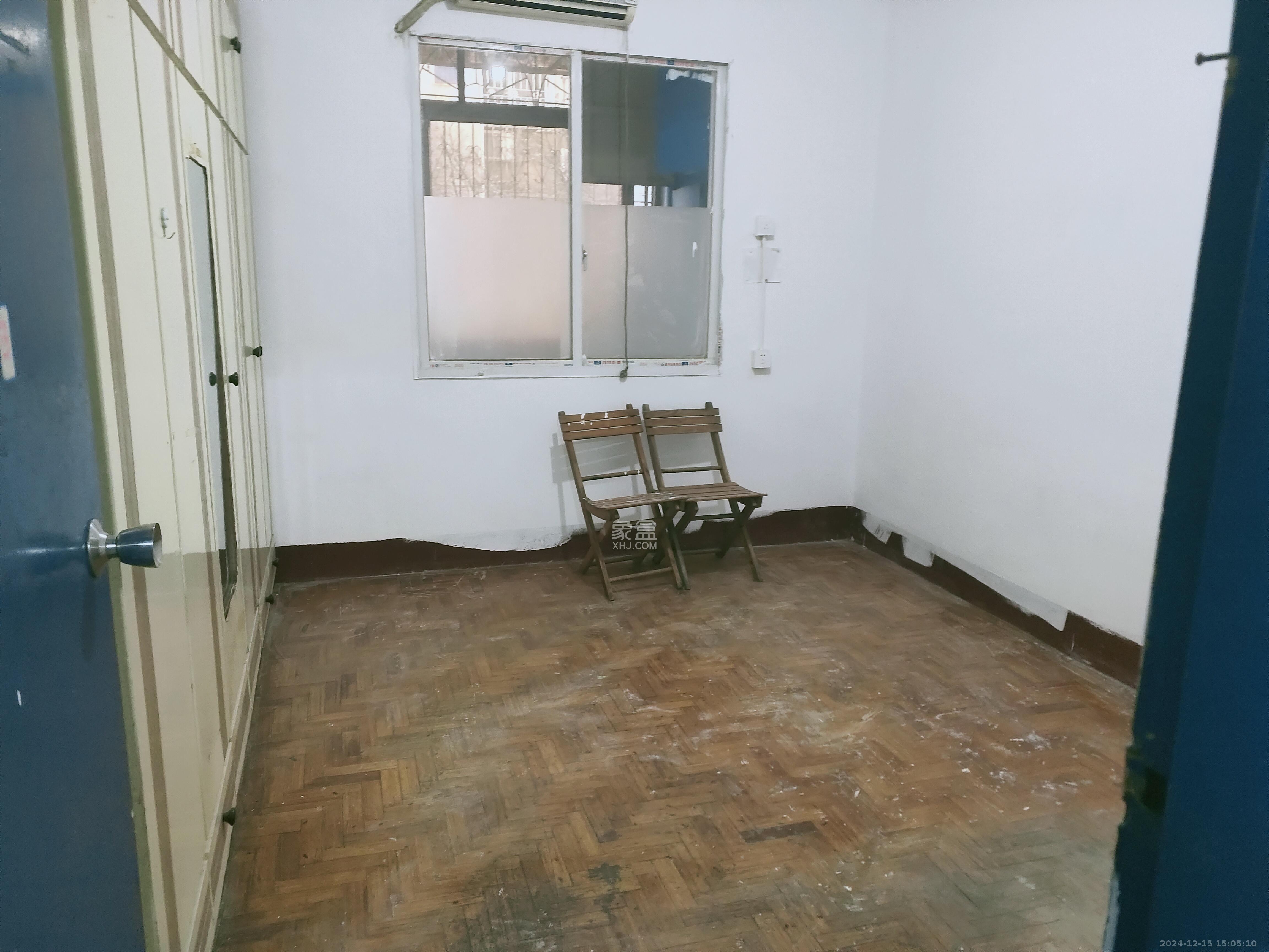 财政局小区-凤凰台巷70号  3室2厅1卫    2500.0元/月 财政局小区-凤凰台巷70号  3室2厅1卫    2500.0元/月室内图