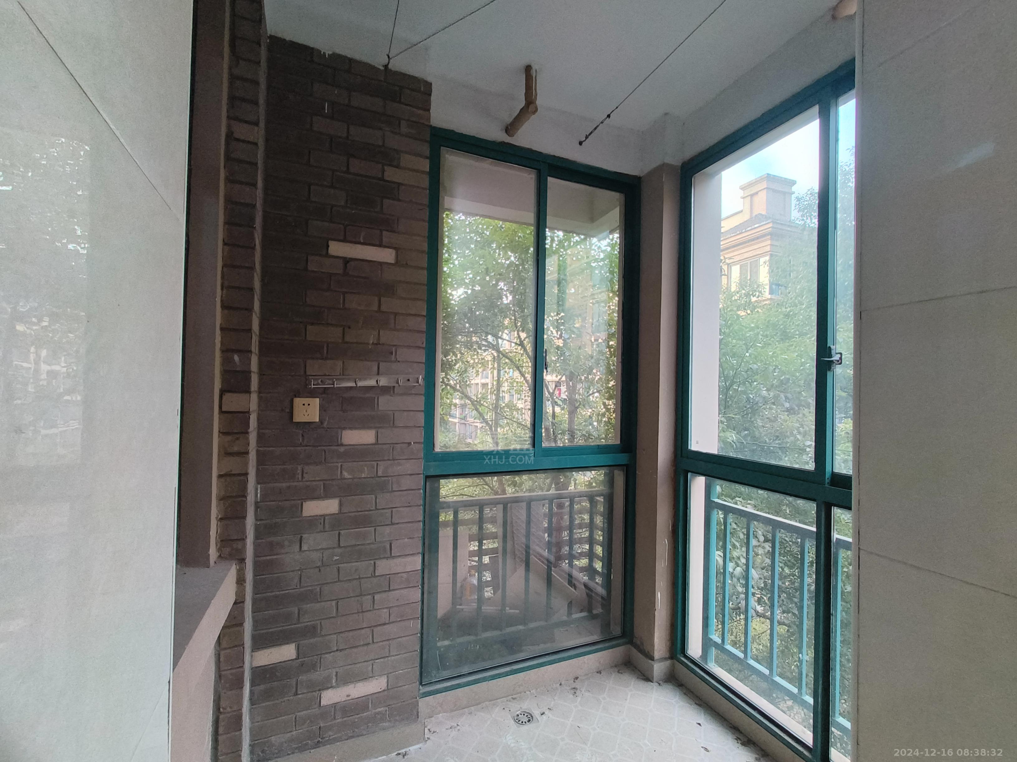 尚格名城东岸花园  3室2厅2卫    1800.0元/月 尚格名城东岸花园  3室2厅2卫    1800.0元/月室内图