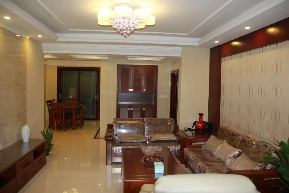 雅香苑 3室2厅2卫 2300.0元/月 雅香苑 3室2厅2卫 2300.0元/月室内图